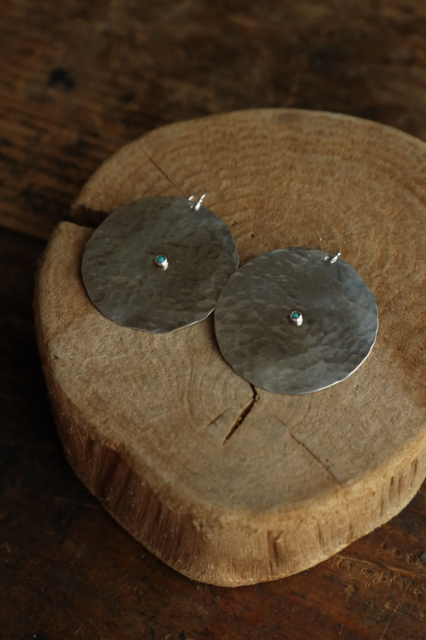 Richard Schmidt Large Disc Small Turquoise Dot Earring - Image 4