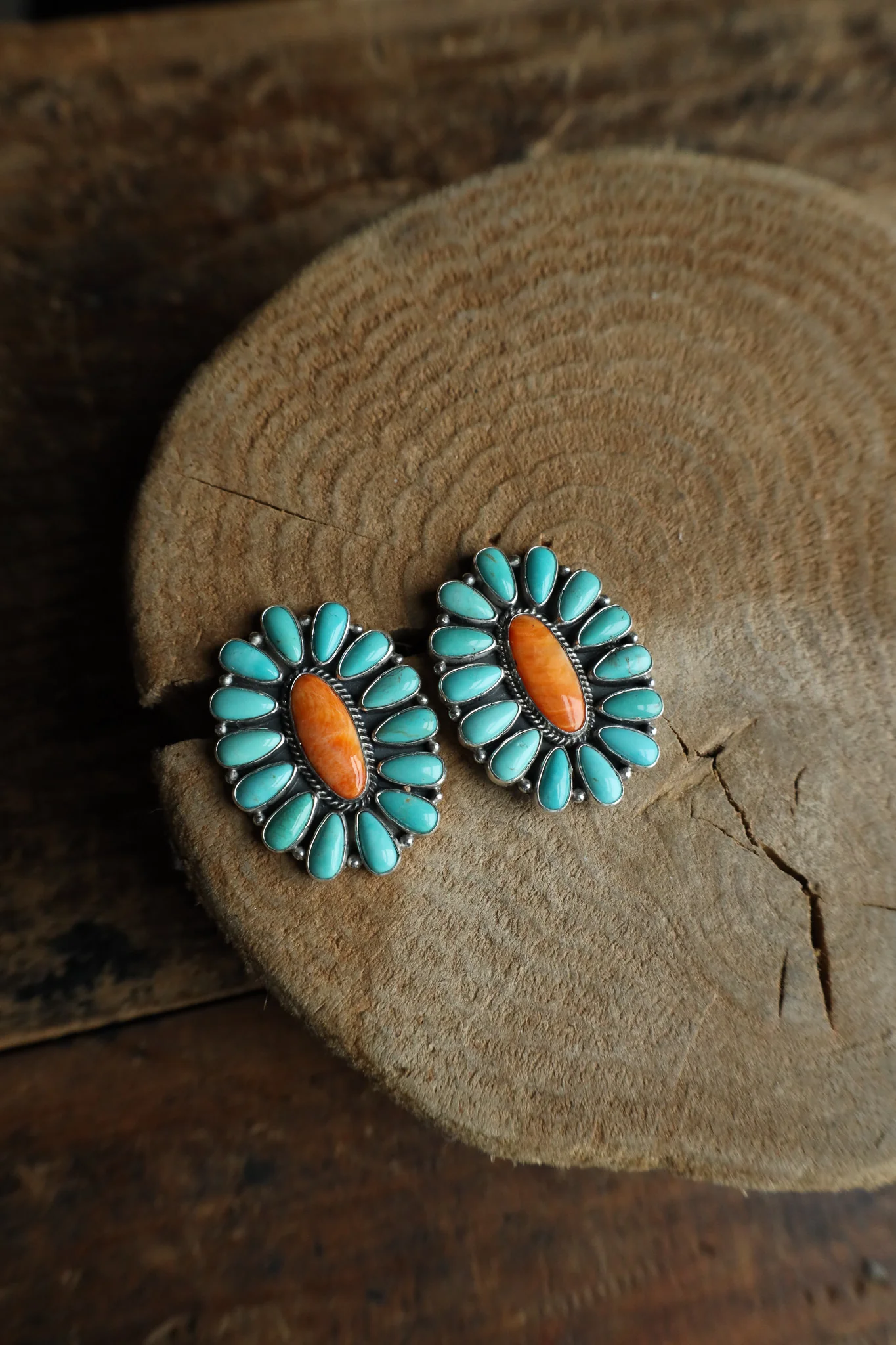 Oval Spiny Oyster And Turquoise Cluster Sterling Silver Post Earring - Image 3