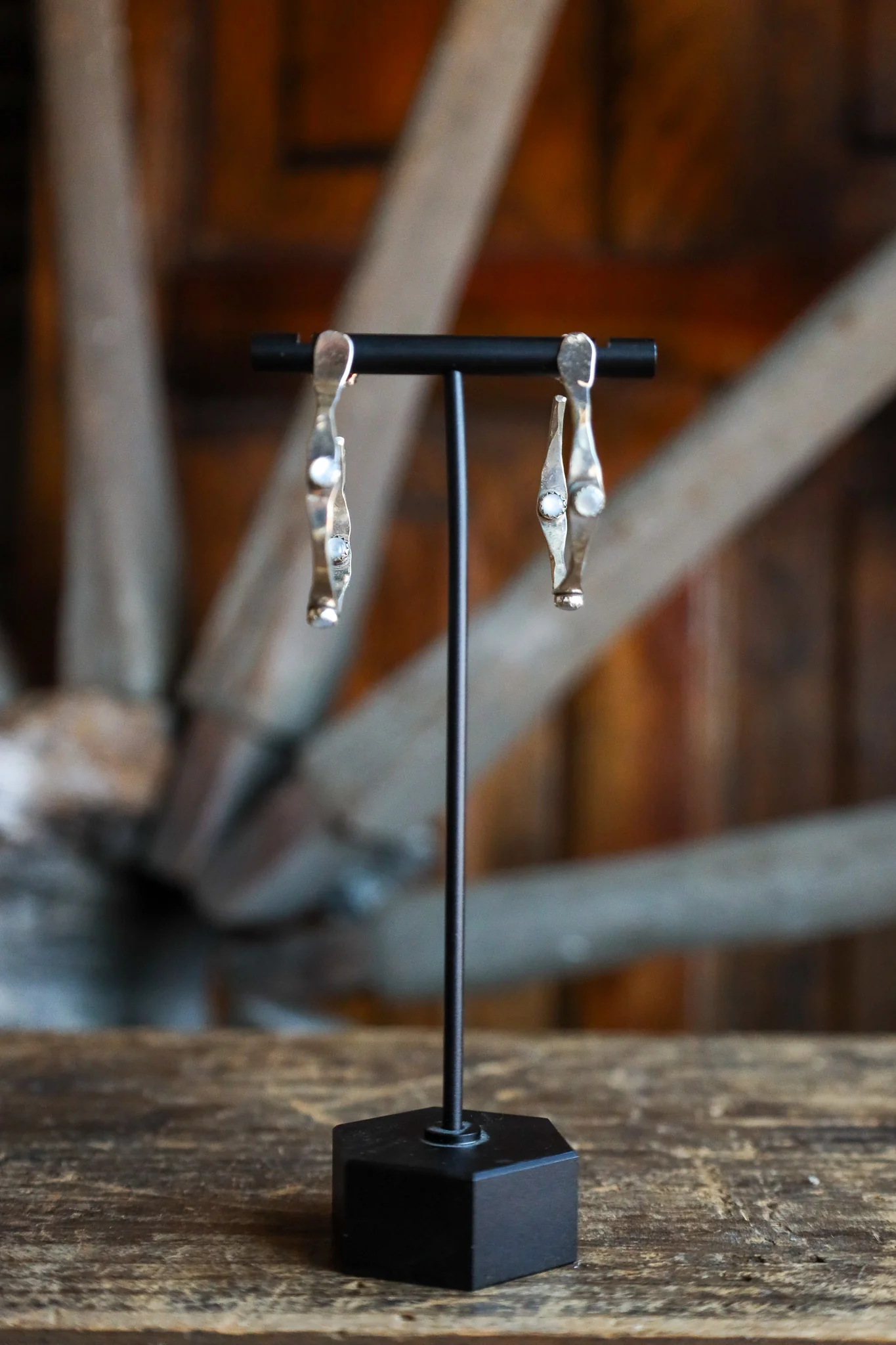 Richard Schmidt Small Hoop 3 Mother Of Pearl Dots 4" Earring - Image 3