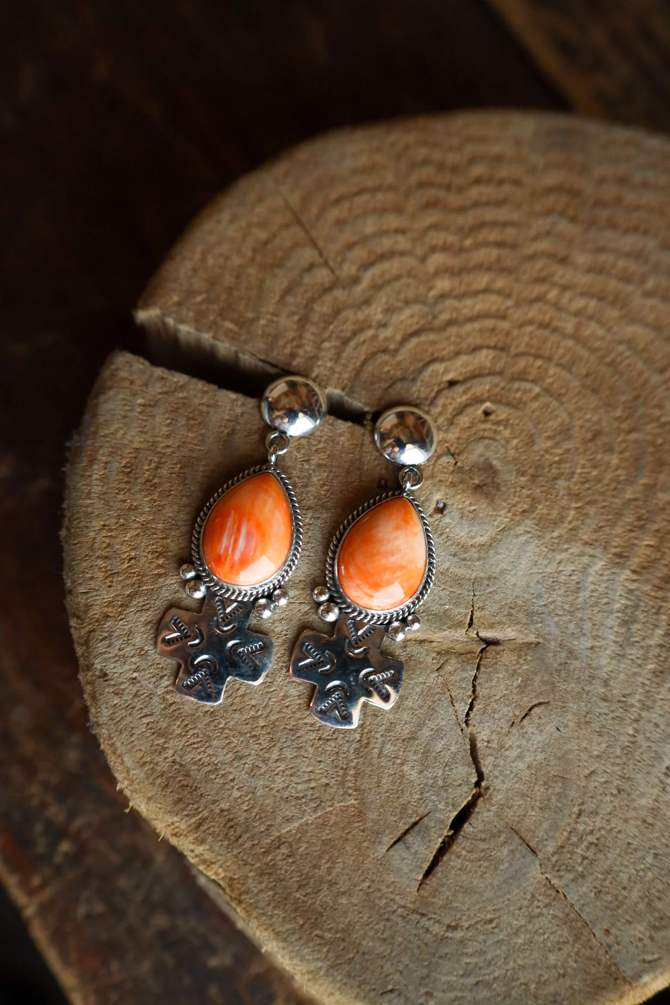 Spiny Oyster Teardrop Sterling Silver Cross Drop Earring - Image 4