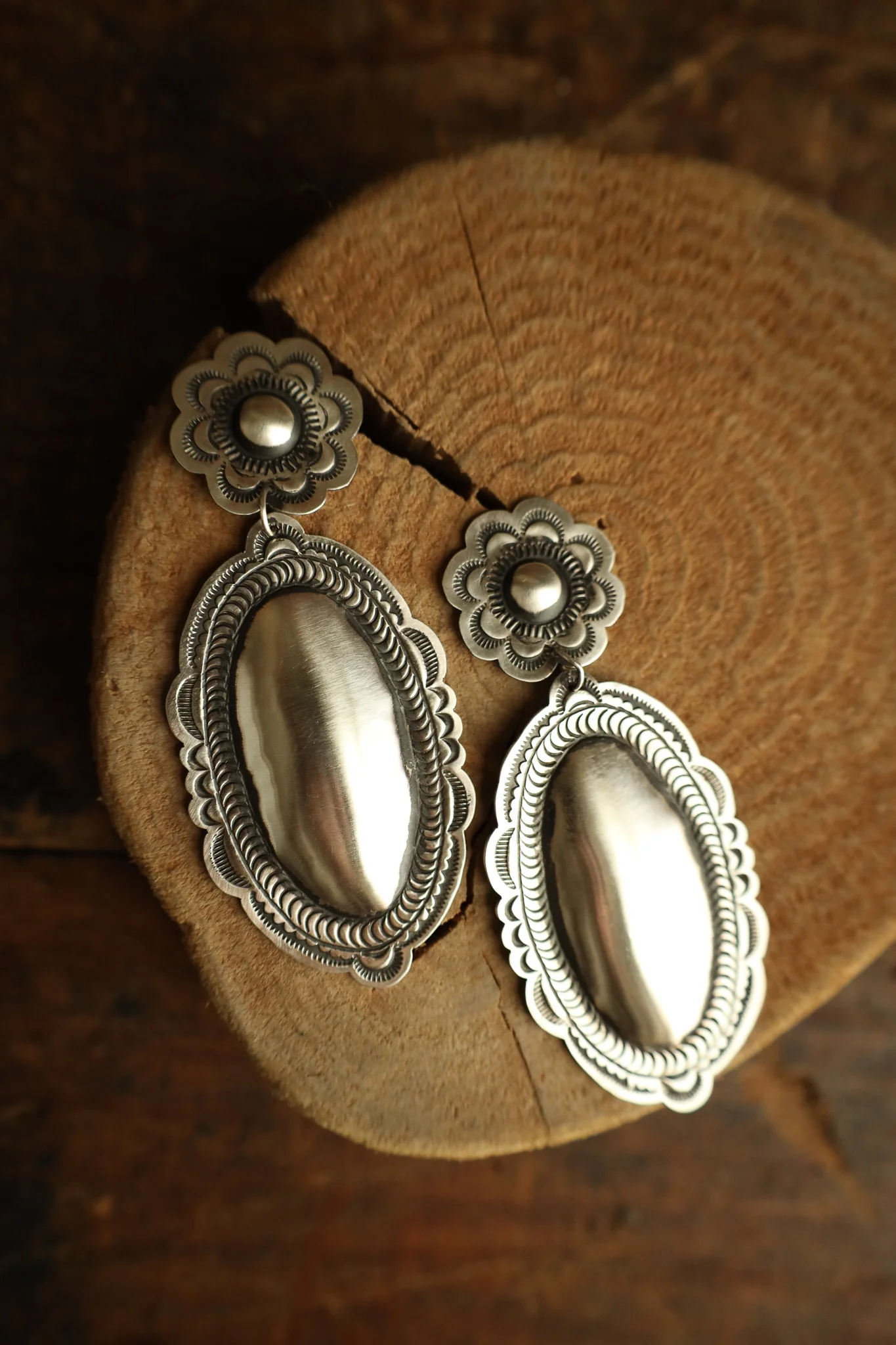 Extra Large Smooth Oval Concho With Flowers Earring