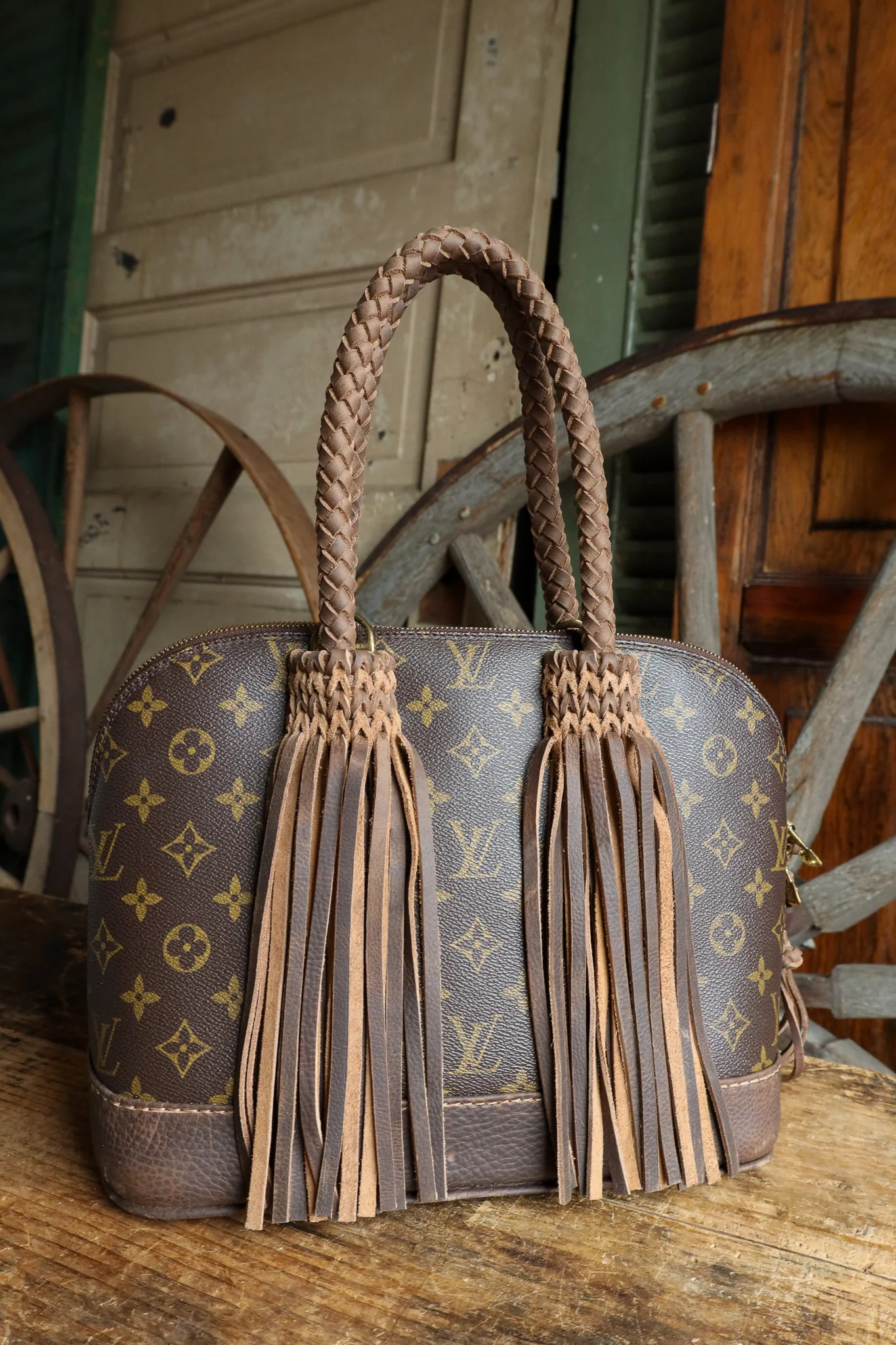 Leather and Vodka x Richard Schmidt Concho Alma Handbag - Image 9