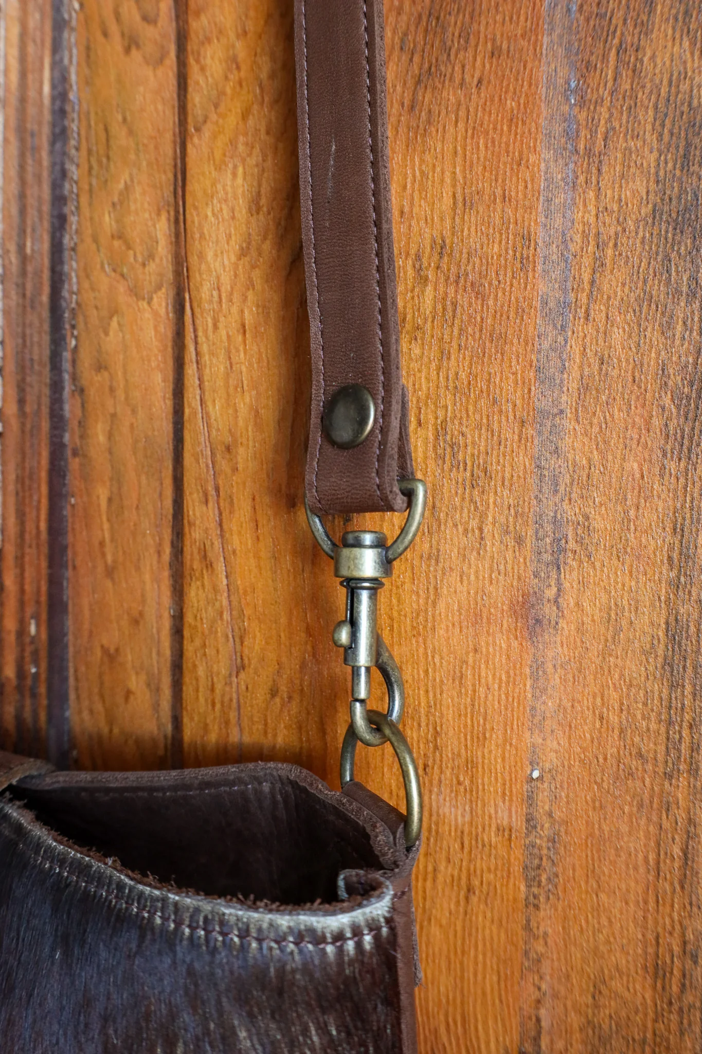 Two Bar West Kansas Brown and White Cowhide Handbag - Image 6