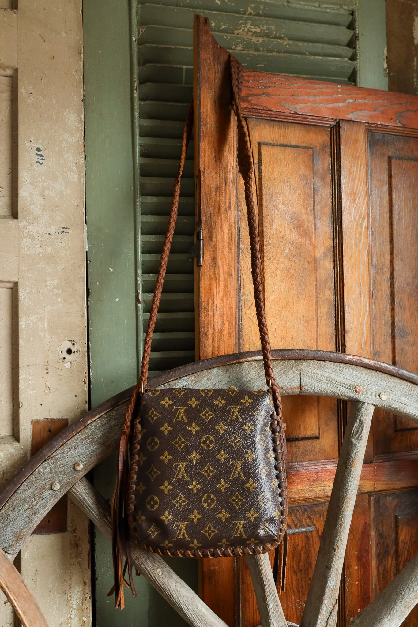 Leather and Vodka Musette Salsa Chocolate Handbag - Image 9