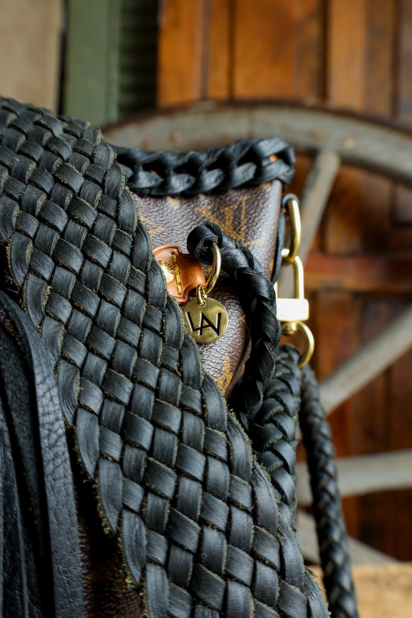 Leather and Vodka Neverfull MM Noir Handbag - Image 4