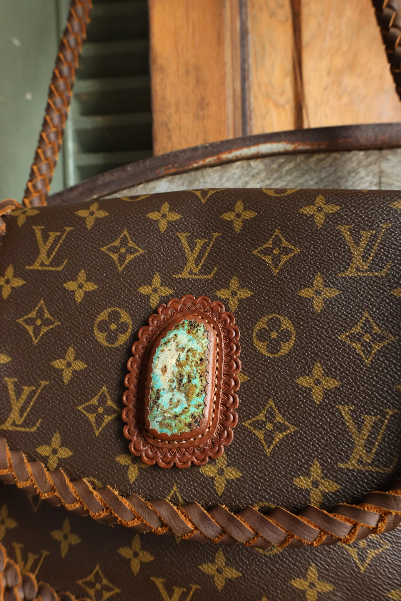 Leather and Vodka Saint Cloud GM 85 Carat Pilot Mountain Turquoise Handbag - Image 3