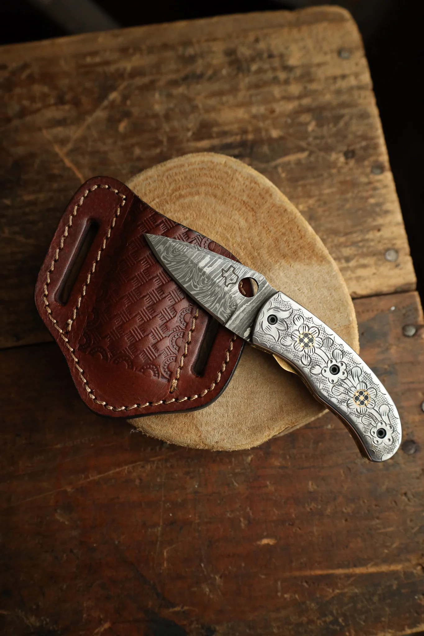 Knifes & Wives Executive Folder Engraved Knife