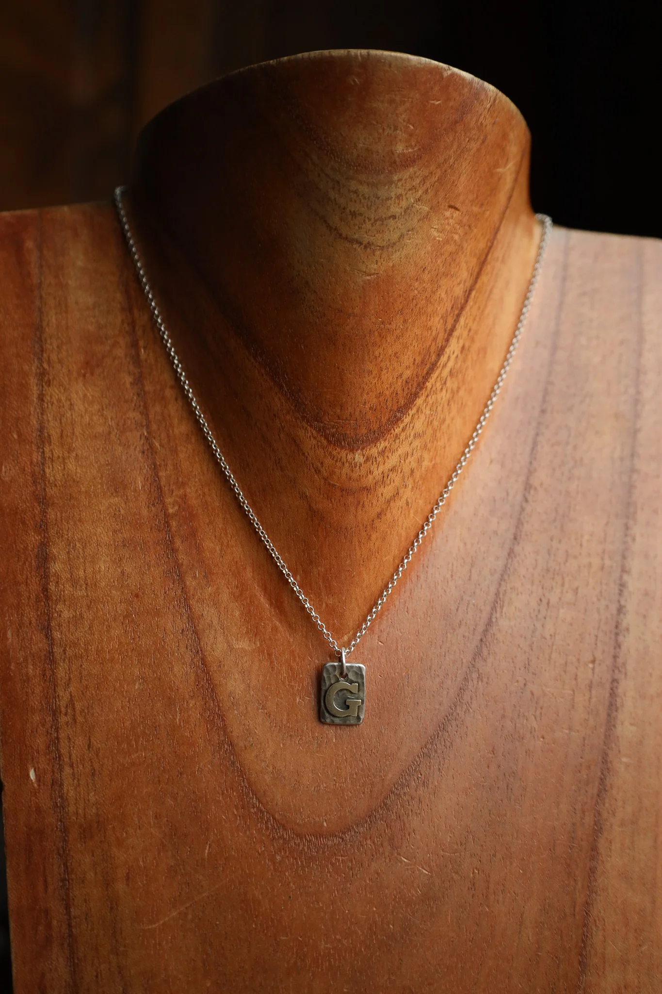 Richard Schmidt 16" Gold G Initial Necklace - Image 3
