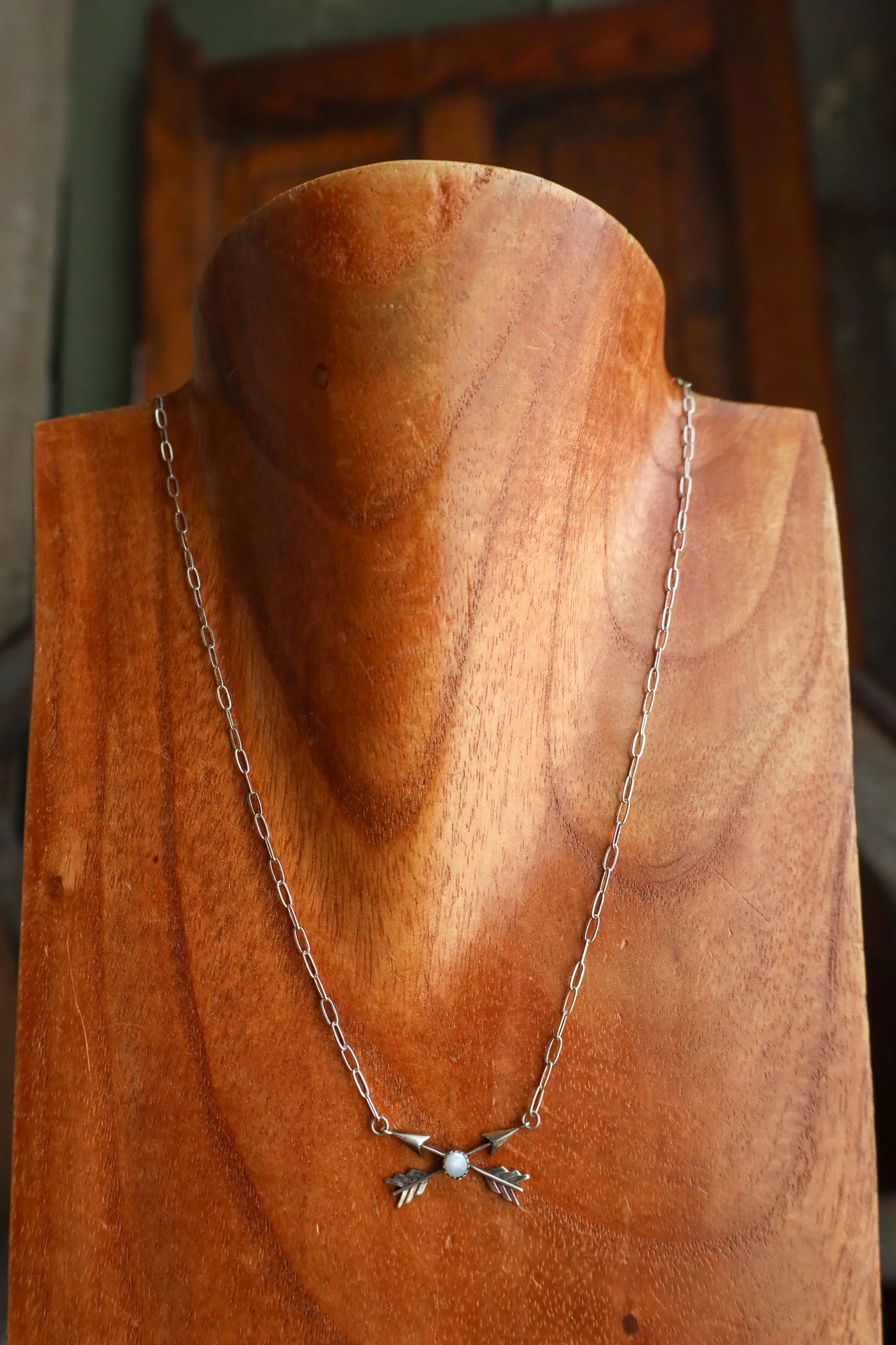 Richard Schmidt 18" Crossed Arrows With Mother Of Pearl Necklace