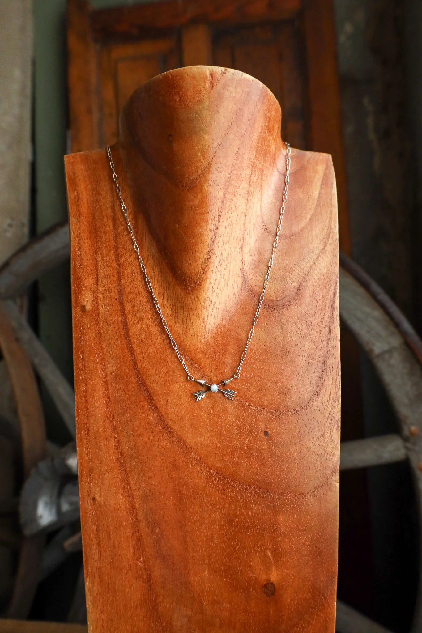 Richard Schmidt 18" Crossed Arrows With Mother Of Pearl Necklace - Image 2
