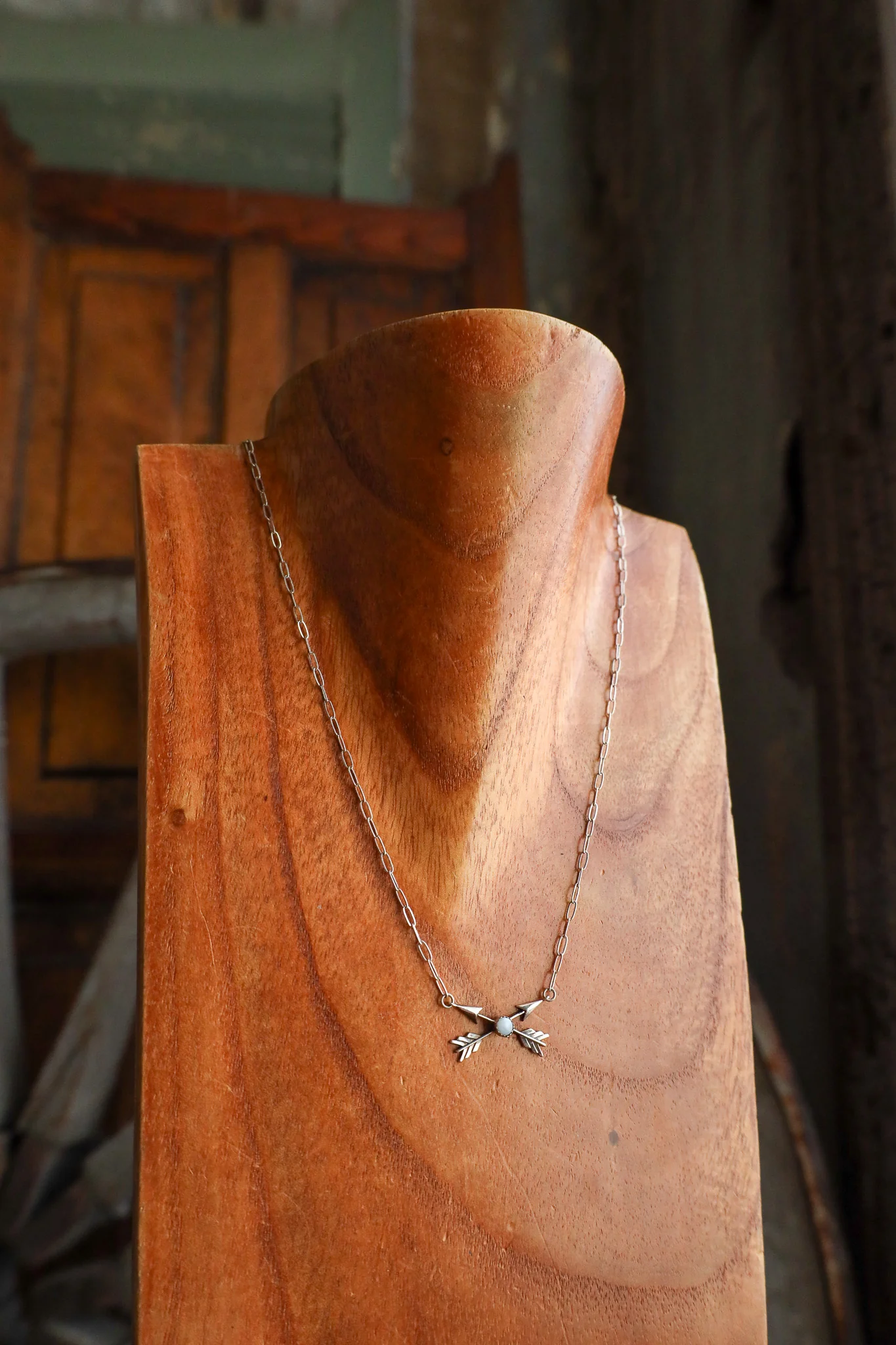 Richard Schmidt 18" Crossed Arrows With Mother Of Pearl Necklace - Image 6