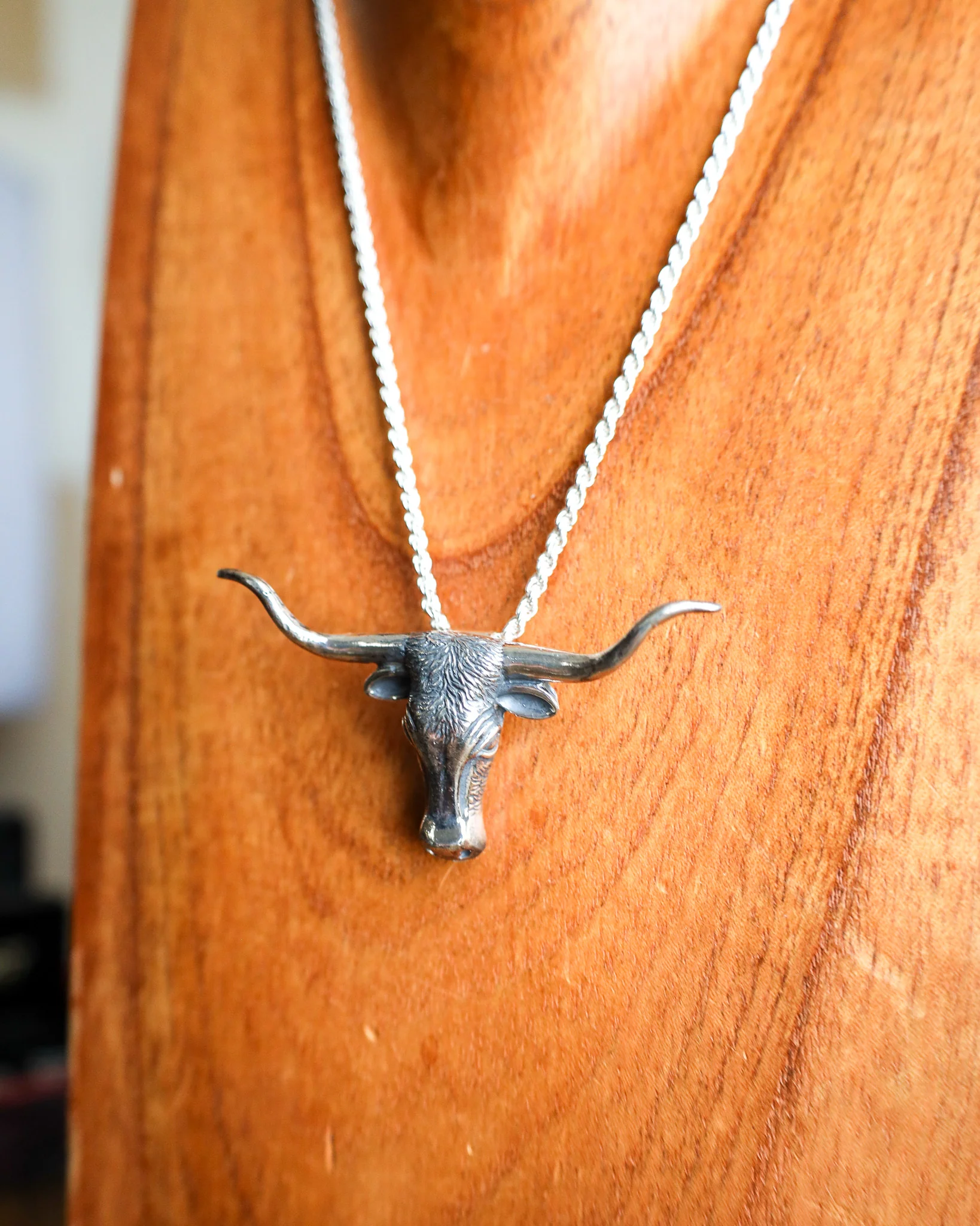 MAVERICK EXCLUSIVE VOGT 20" LONGHORN HEAD NECKLACE - Image 8