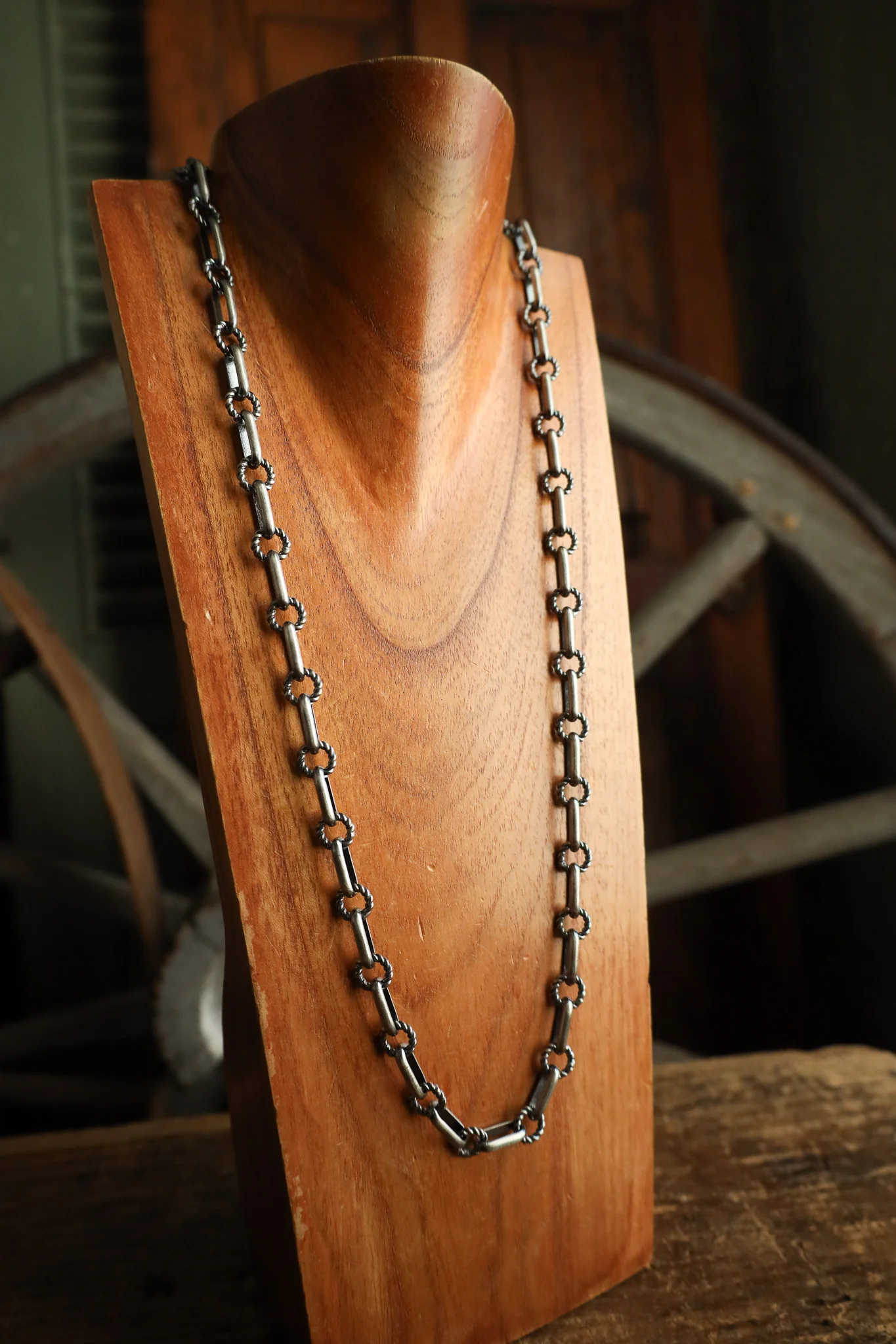 32" Oblong and Rope Links Necklace - Image 2