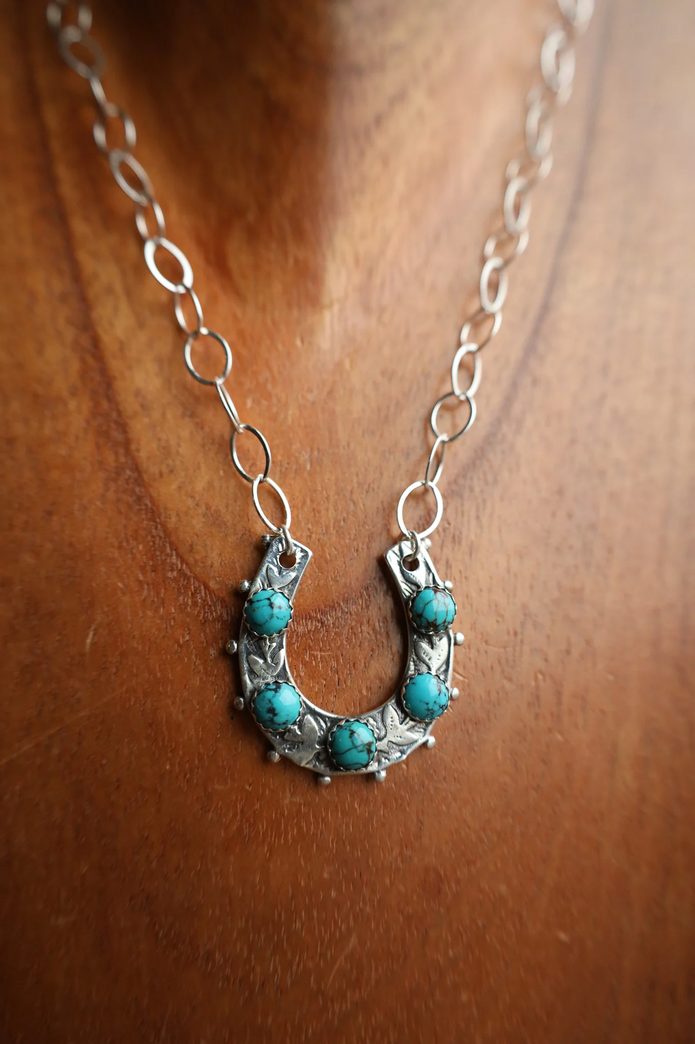 Richard Schmidt Horseshoe With 5 Turquoise Link Chain Necklace - Image 4
