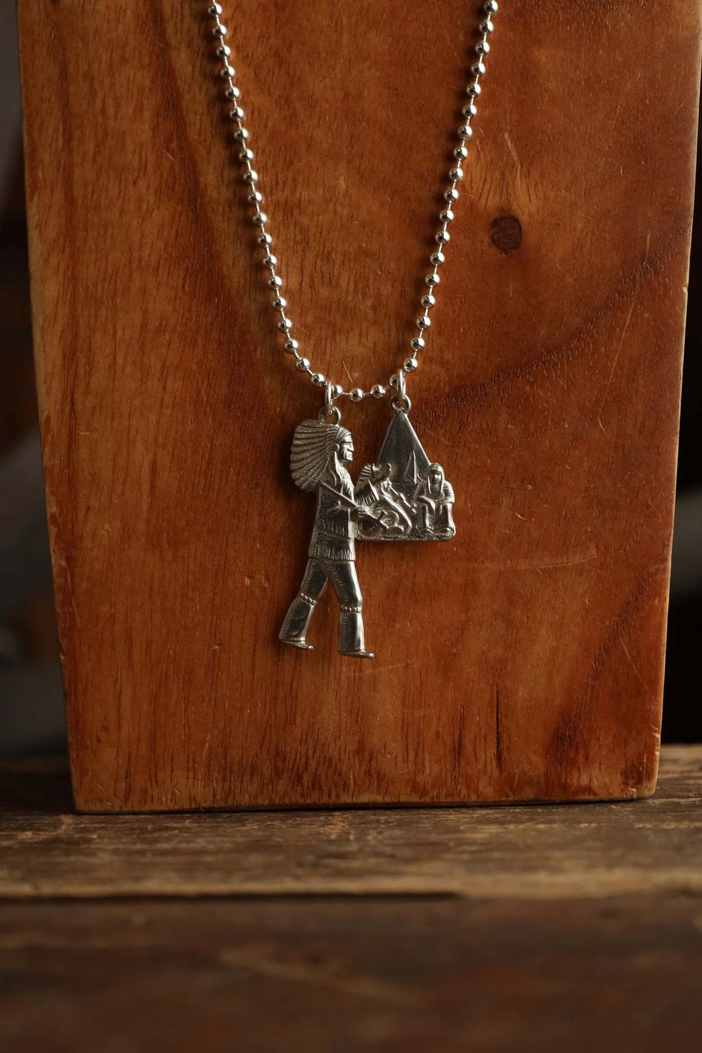 Coreen Cordova Indian And Teepee Beaded Chain Necklace - Image 4