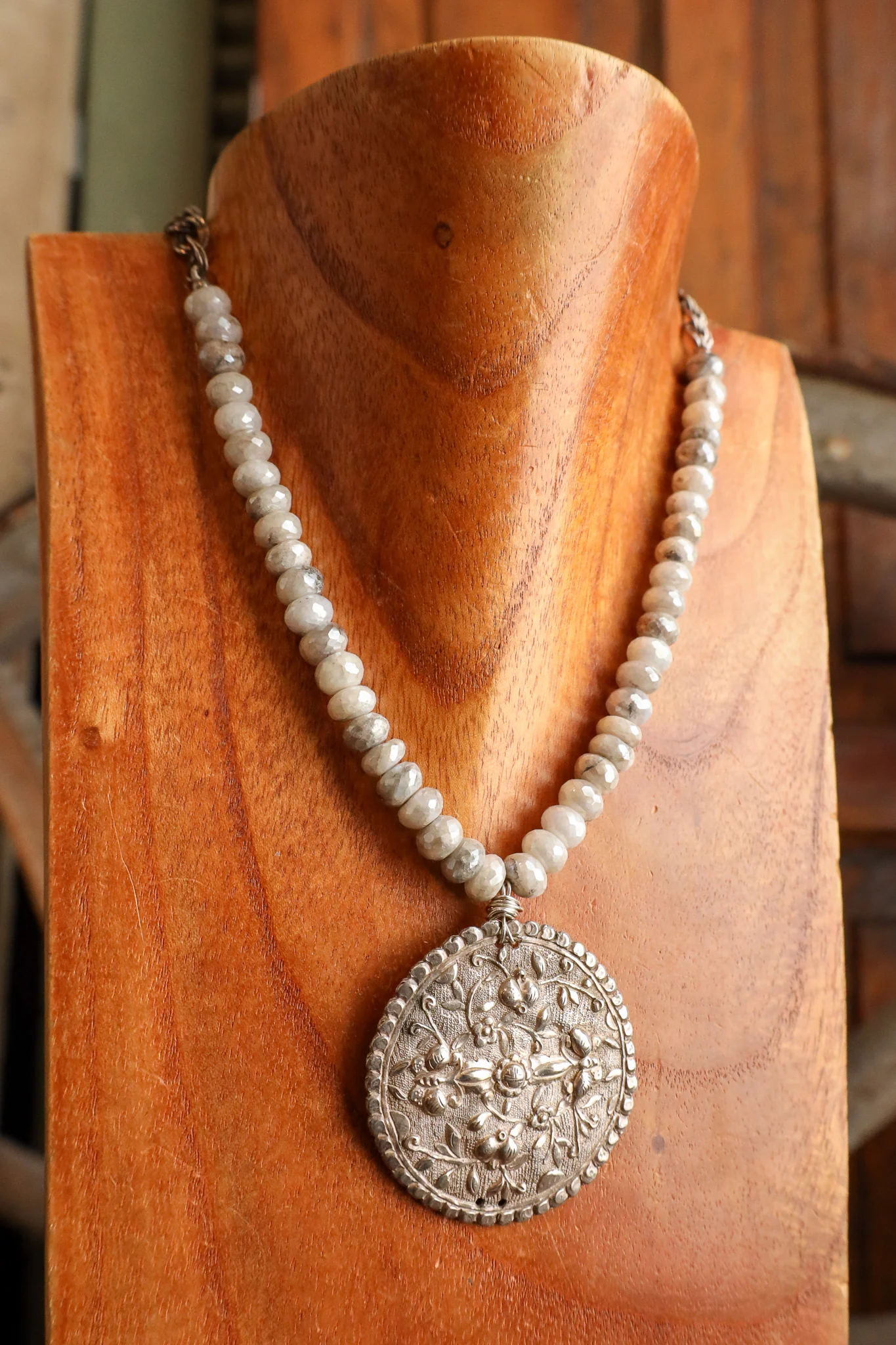 Andrea Barnett Medallion Floral On Labradorite Chain Necklace - Image 2