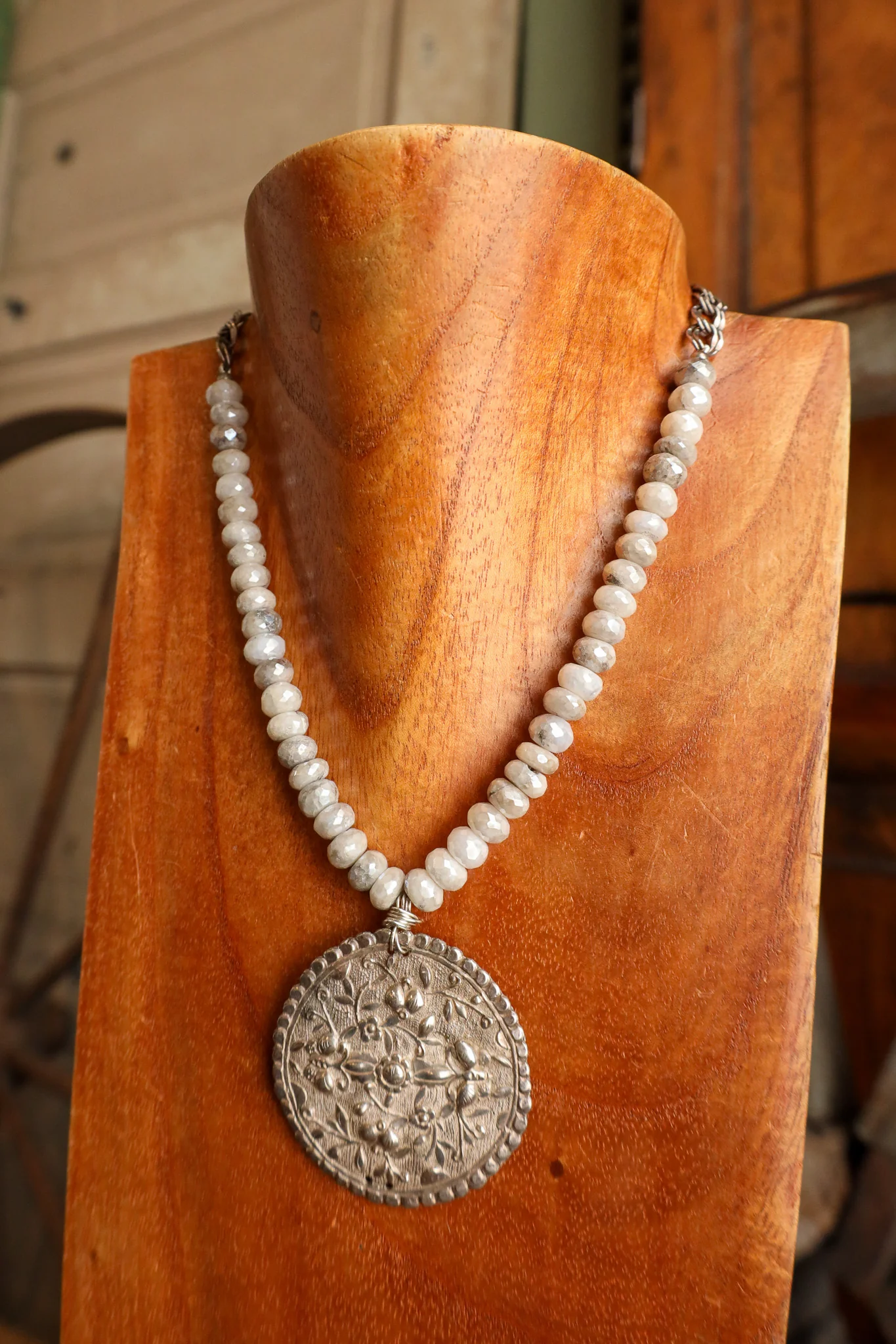 Andrea Barnett Medallion Floral On Labradorite Chain Necklace - Image 6