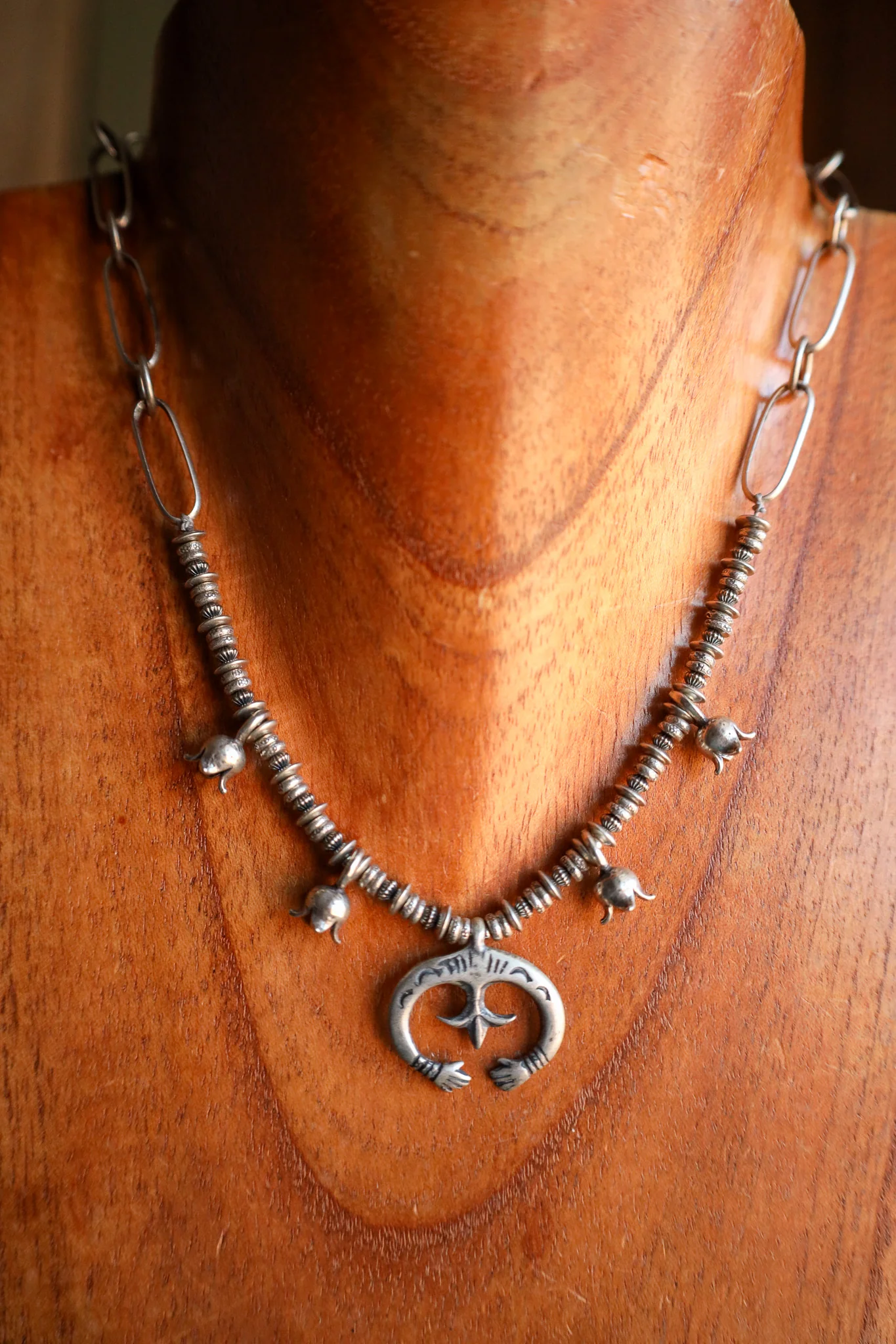 Peyote Bird Naja Tulips Links Embrace Necklace