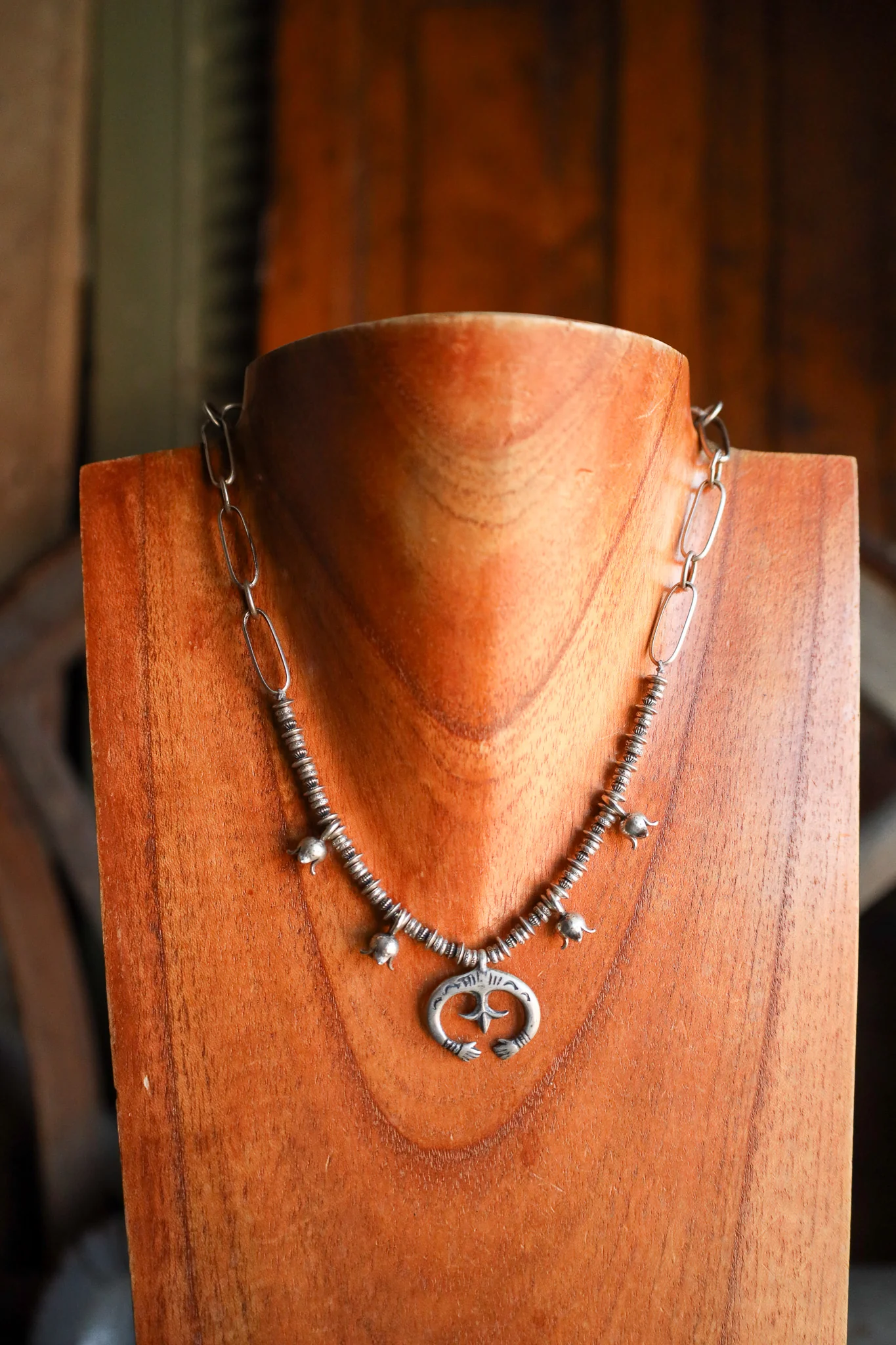Peyote Bird Naja Tulips Links Embrace Necklace - Image 2