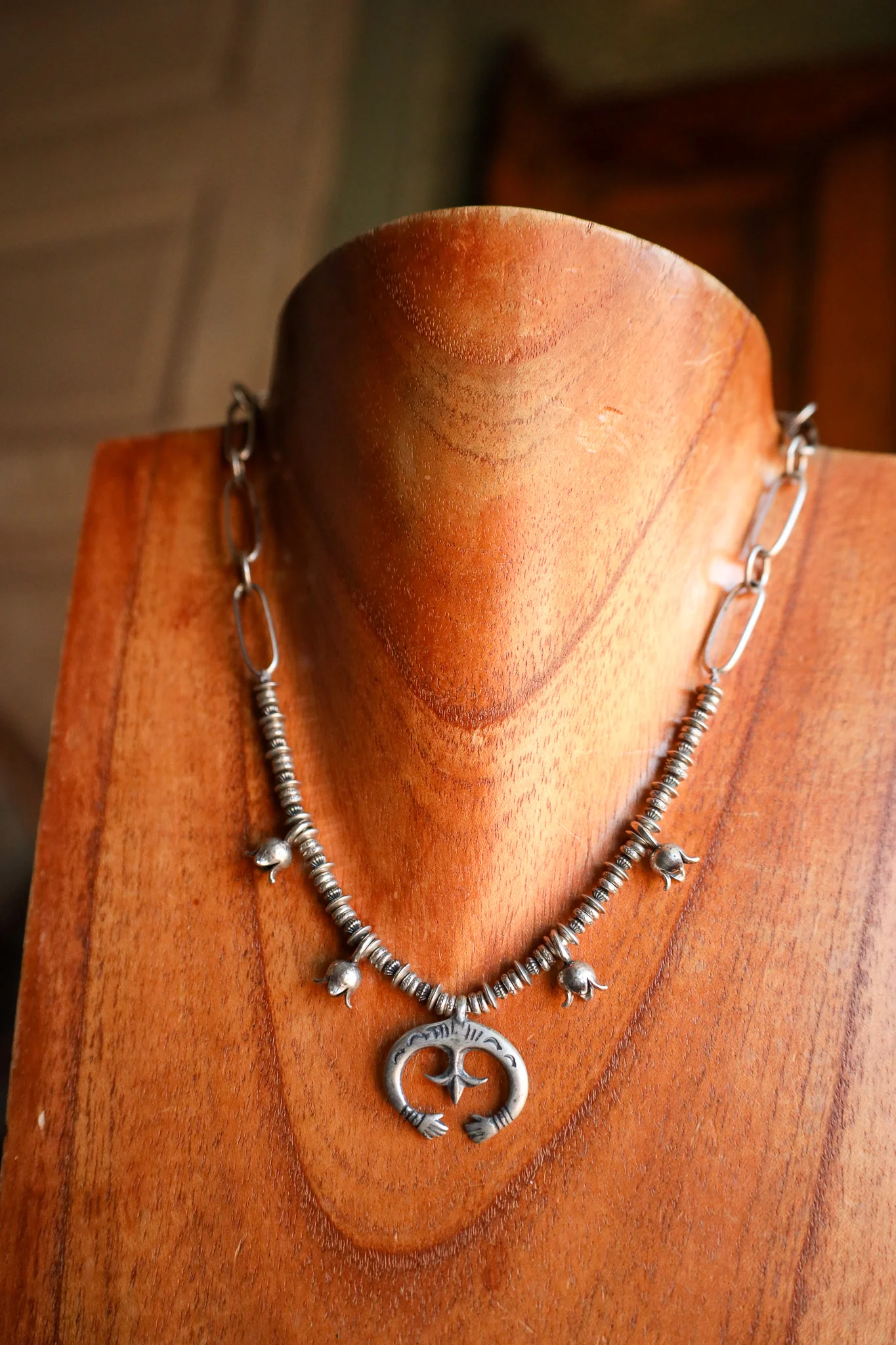 Peyote Bird Naja Tulips Links Embrace Necklace - Image 5