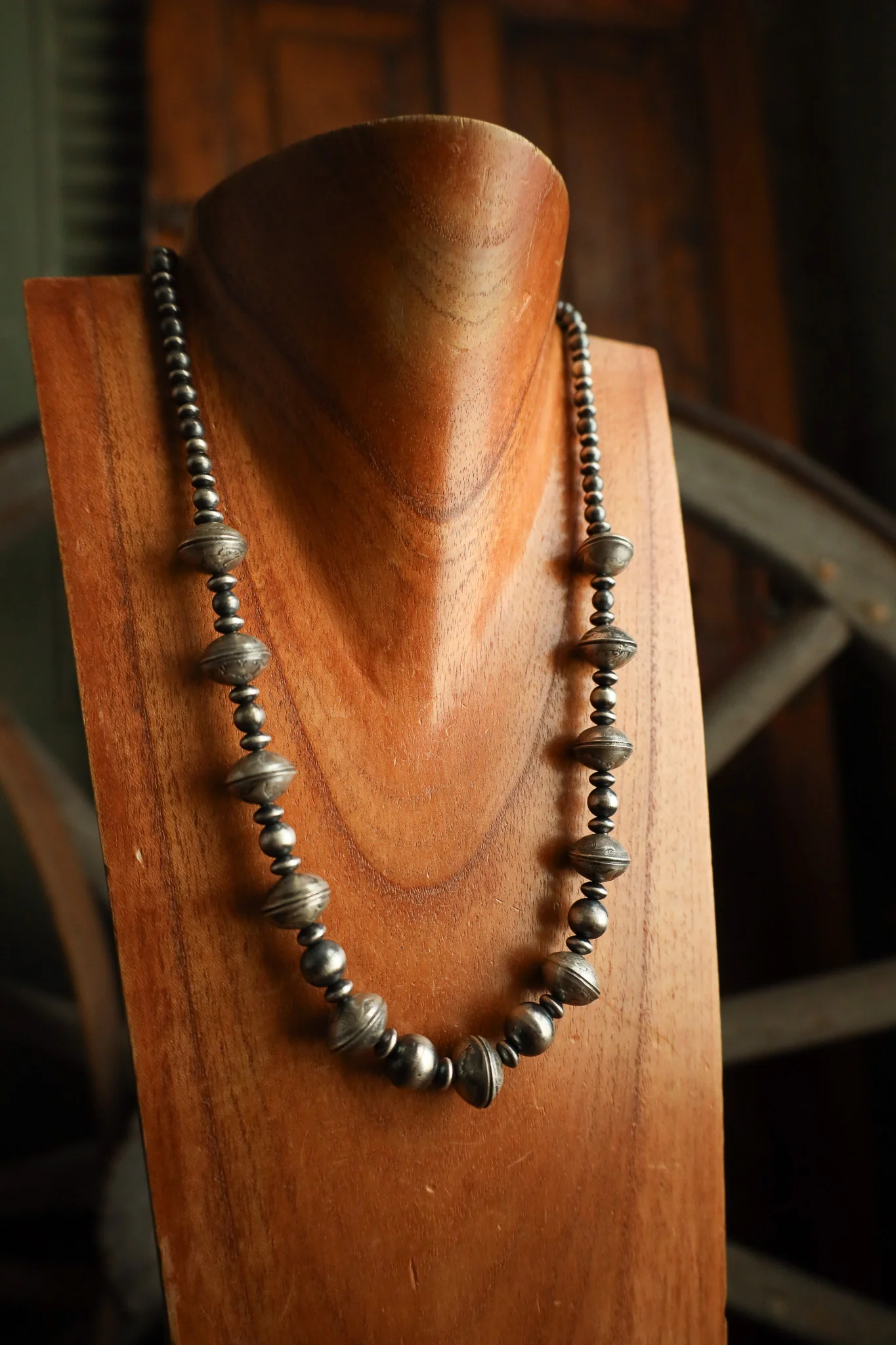 Navajo Pearls and Saucer Beads 20-22" Necklace - Image 4