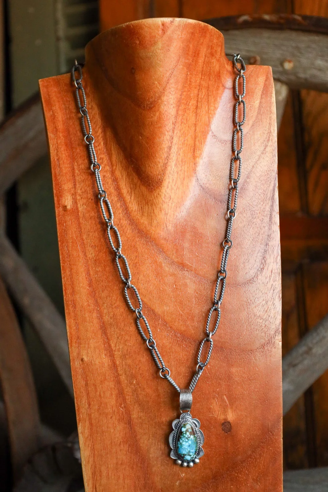 Slim Pear Turquoise Scallop Frame Necklace - Image 4