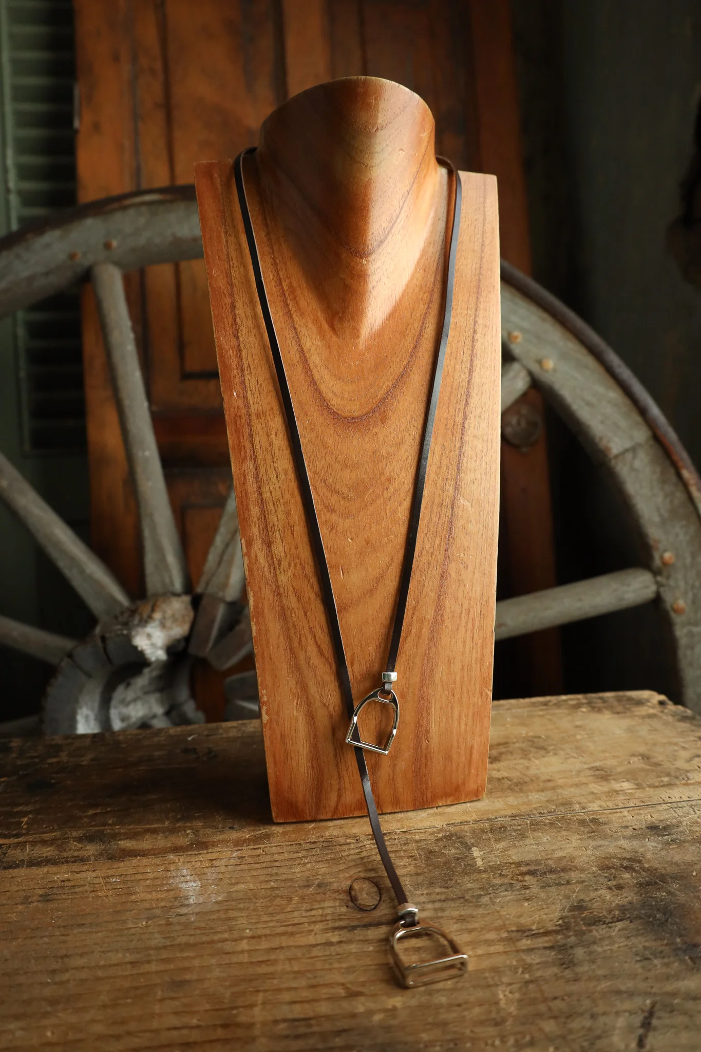 V2 Designs Silver Stirrups Leather Lariat Necklace - Image 3
