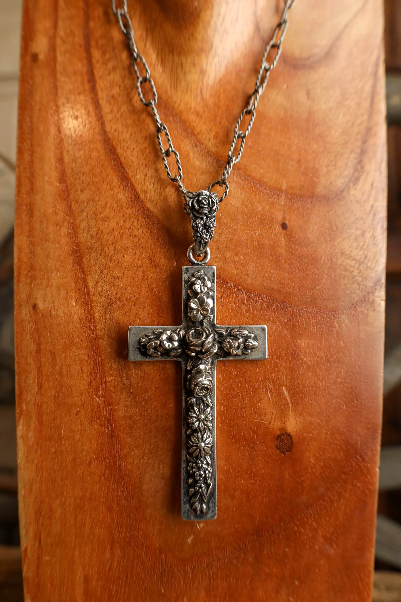 Andrea Barnett Sterling Silver Cross With Roses On 32" Chain Necklace - Image 5