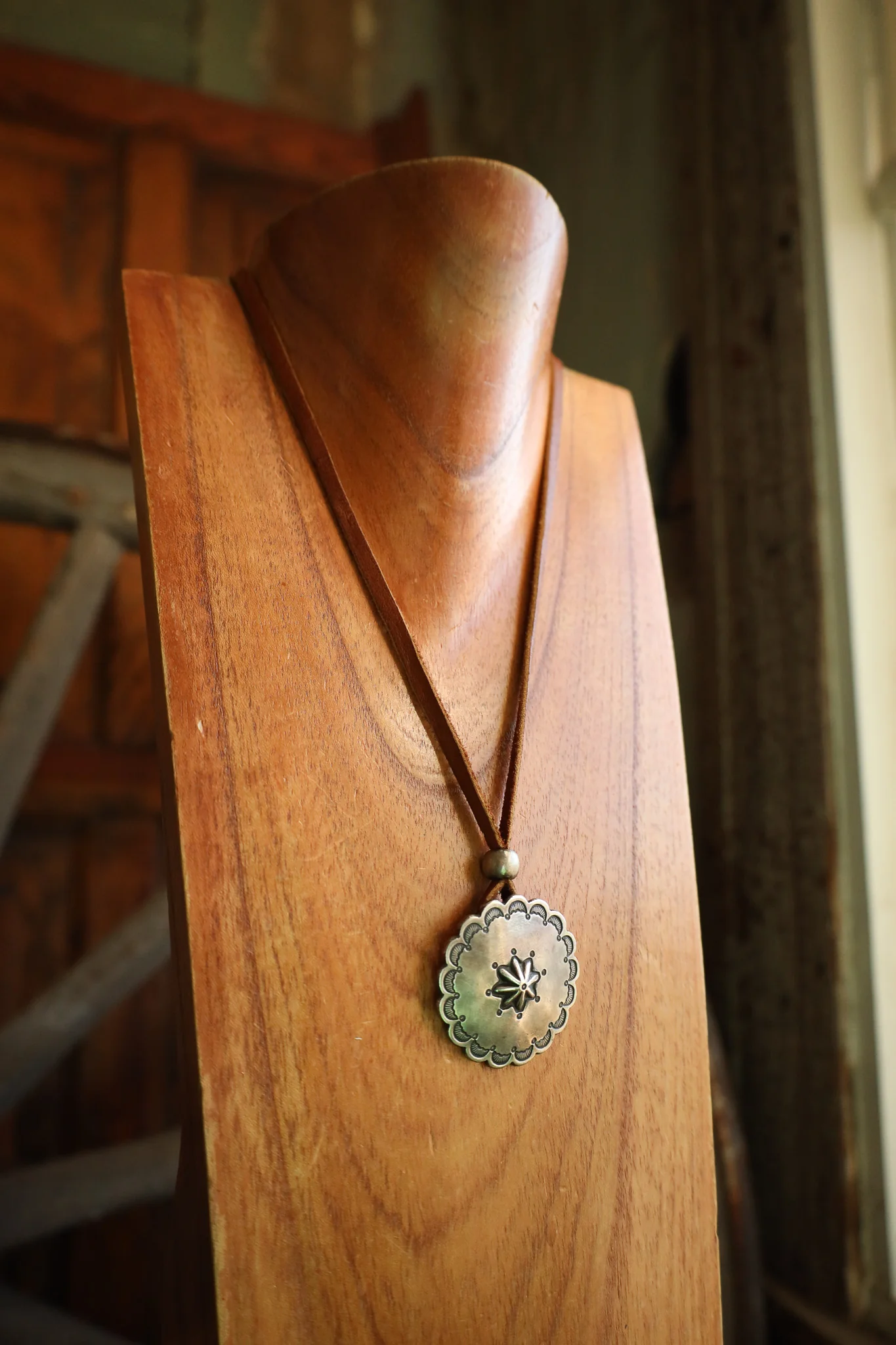 Peyote Bird Sterling Silver Full Moon Pendant Brown Leather Necklace - Image 4
