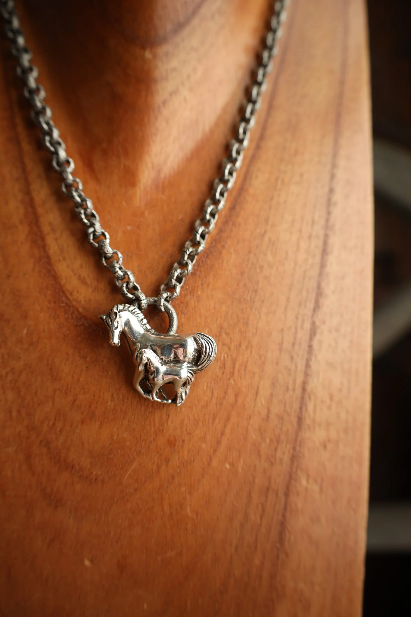 V2 Designs Sterling Silver Mare With Foal Necklace - Image 3