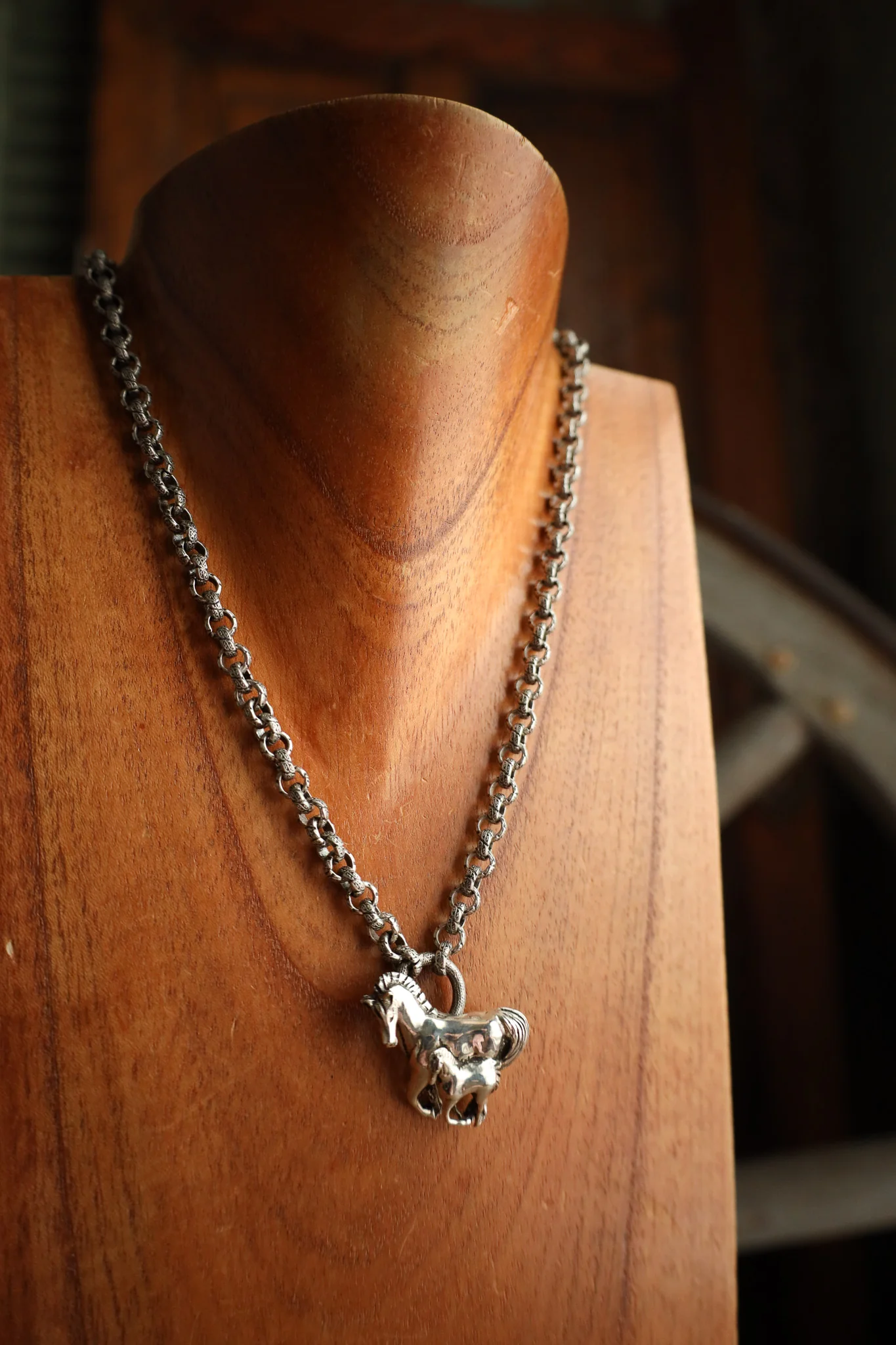 V2 Designs Sterling Silver Mare With Foal Necklace - Image 4