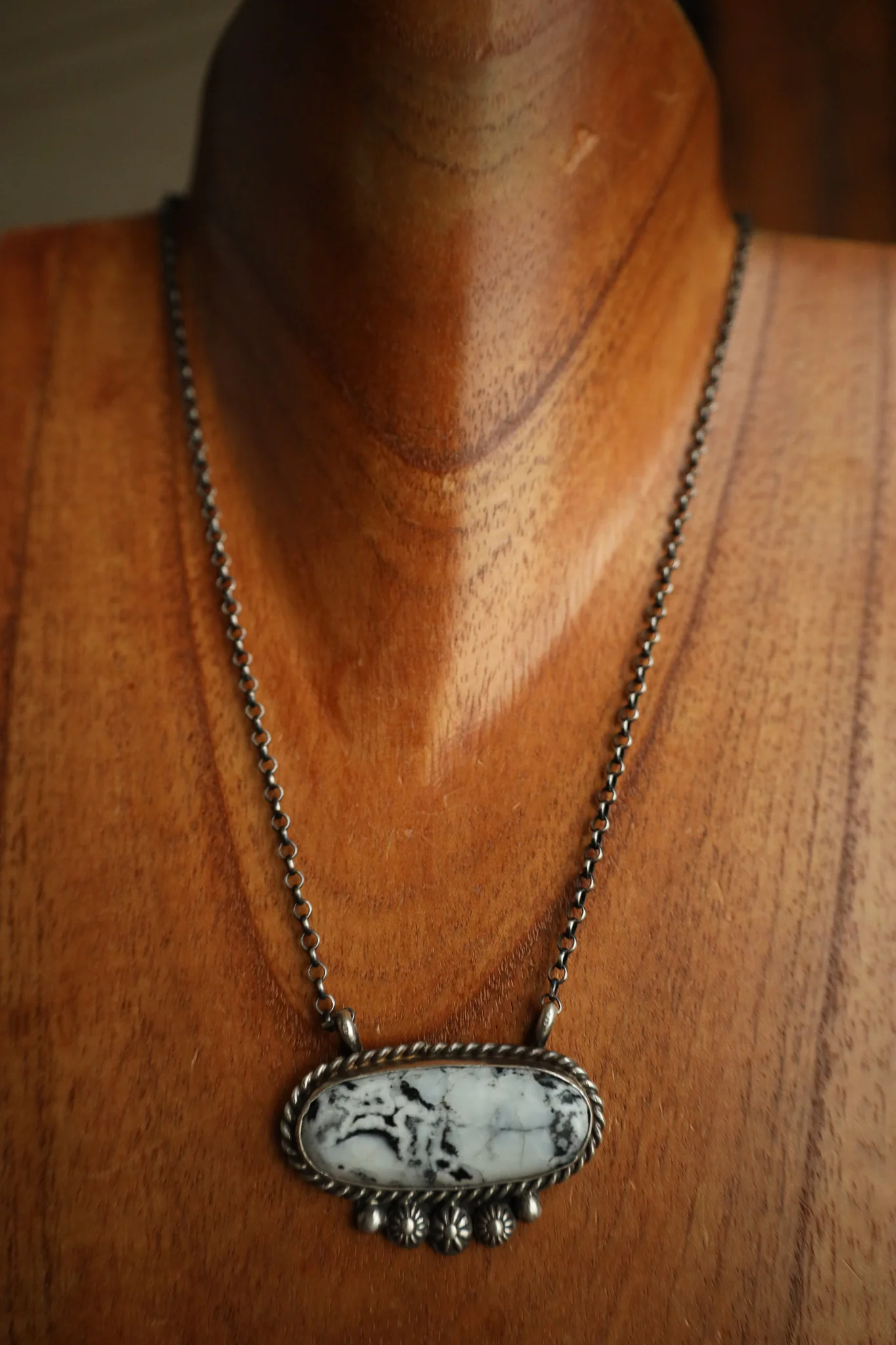 White Buffalo Oval Rope Necklace - Image 3