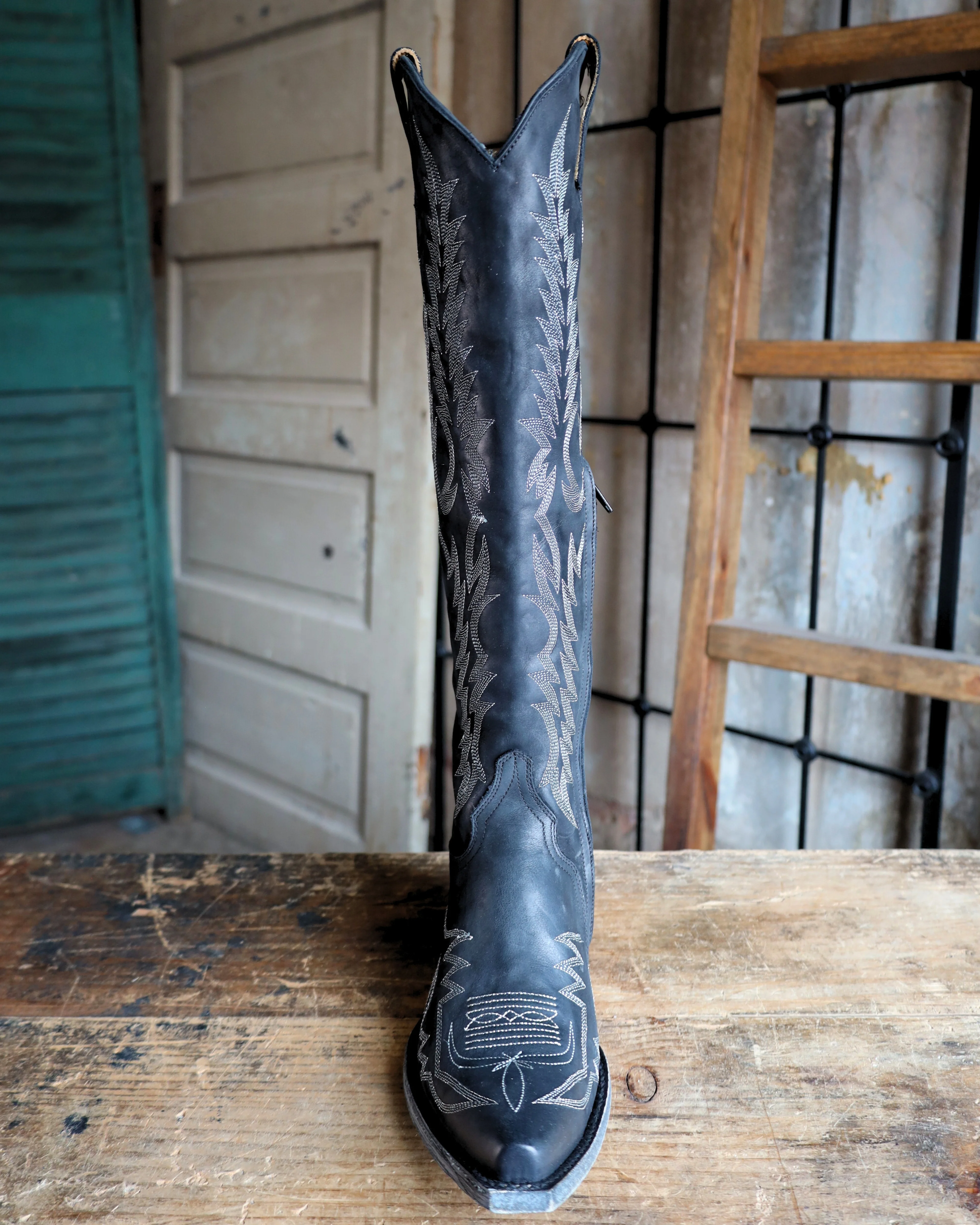 Maverick Exclusive OLD GRINGO WOMEN'S MAYRA MATTE BLACK 18" BOOT - Image 6
