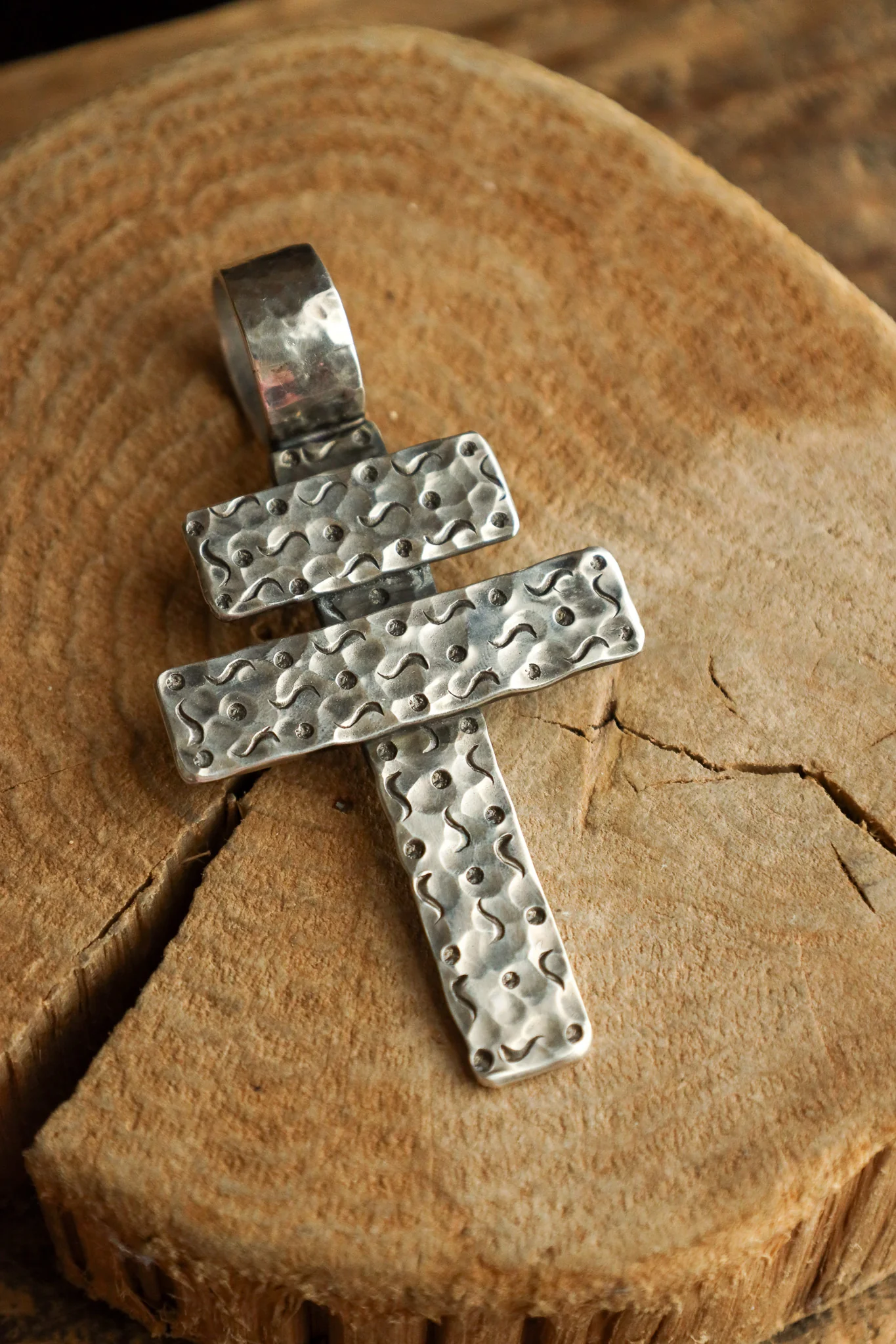 Richard Schmidt Cross Double Bar Hammered Pendant - Image 2