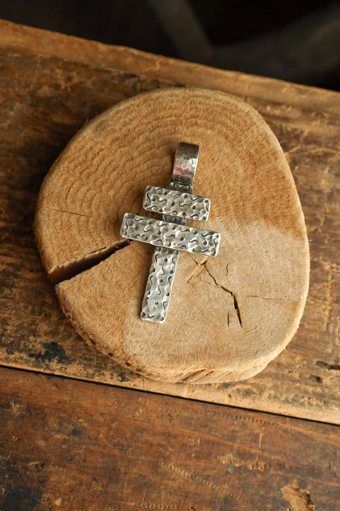 Richard Schmidt Cross Double Bar Hammered Pendant - Image 3