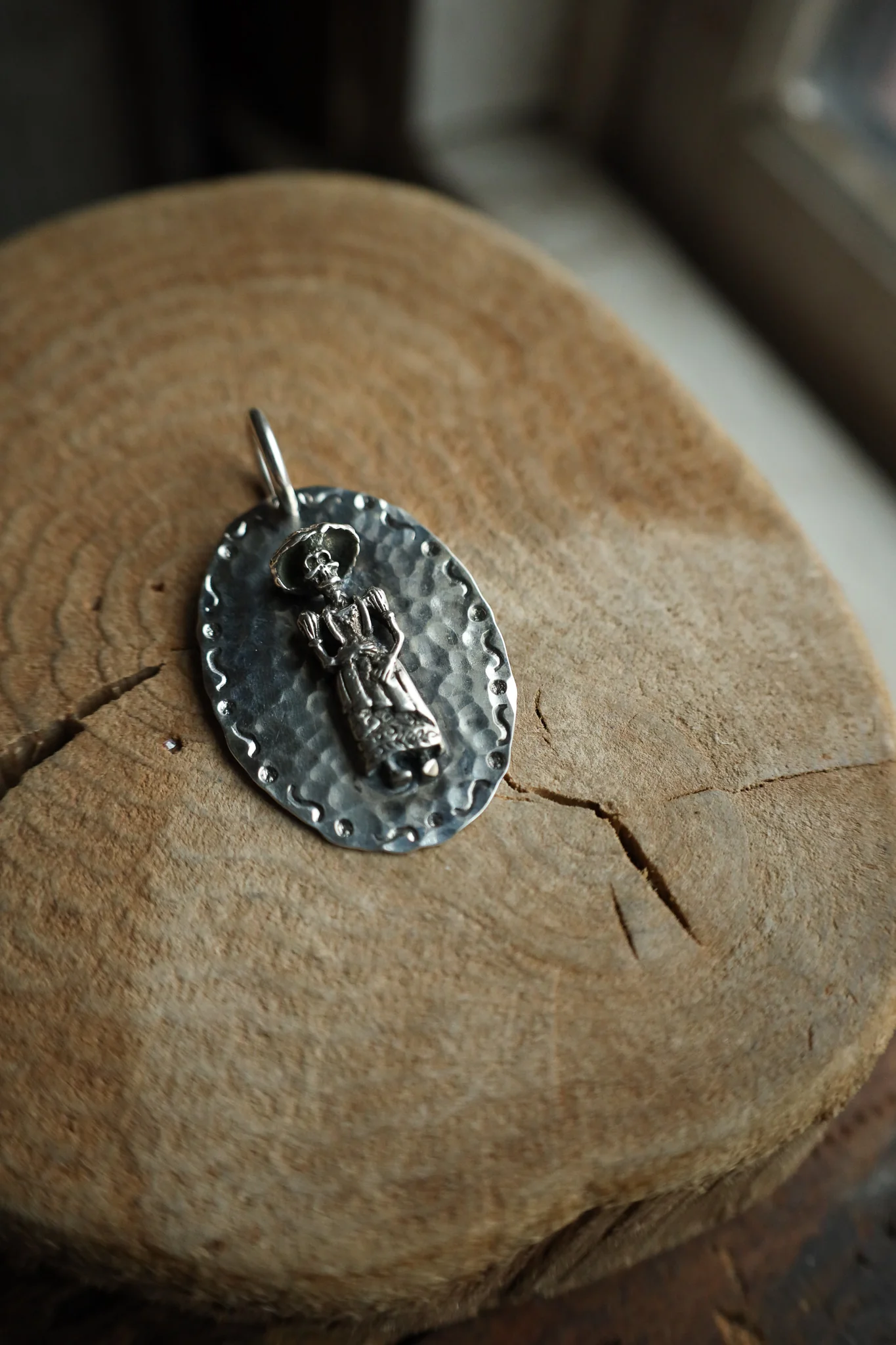 Richard Schmidt Day Of The Dead On Oval Pendant - Image 3