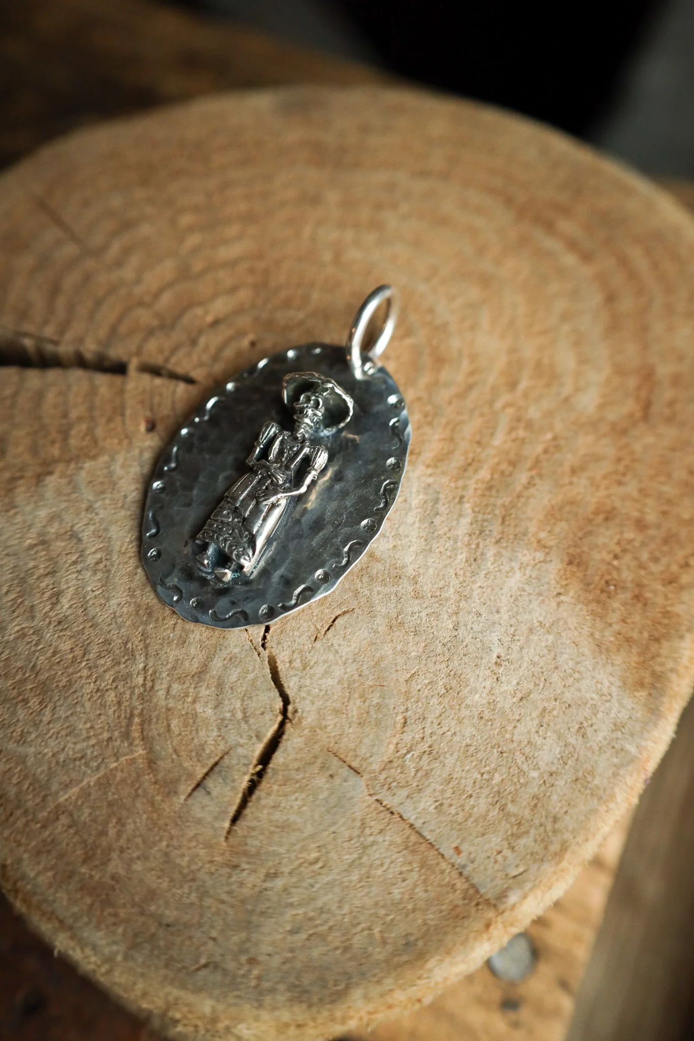 Richard Schmidt Day Of The Dead On Oval Pendant - Image 4