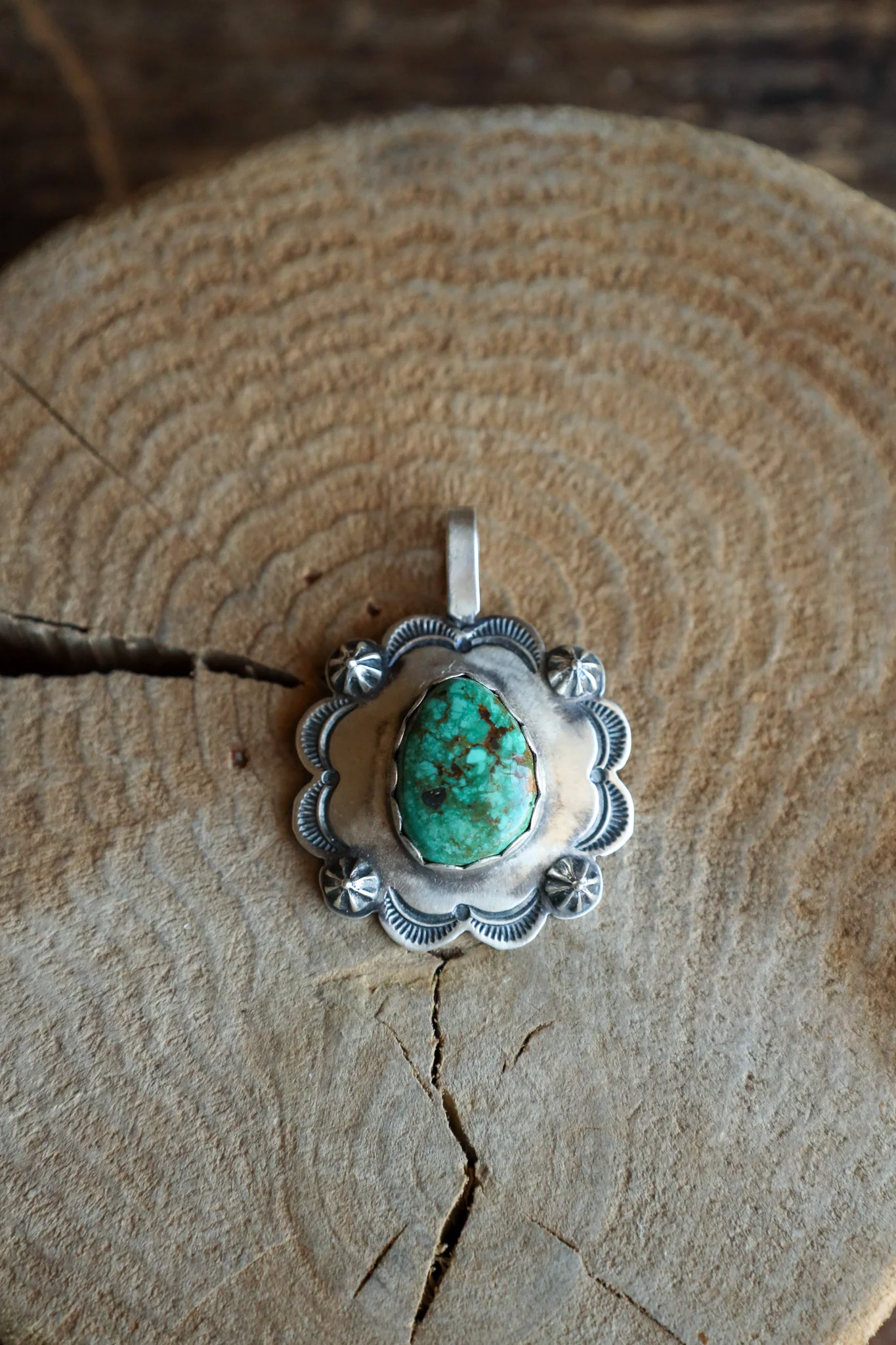 Green Turquoise Scallop Starburst Pendant