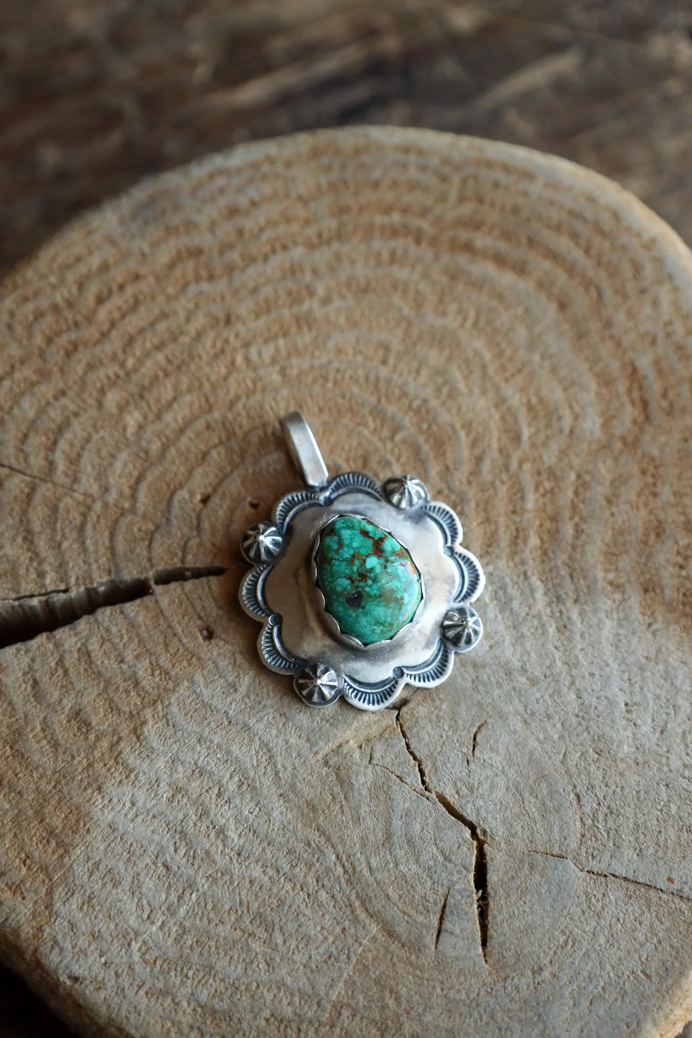 Green Turquoise Scallop Starburst Pendant - Image 2