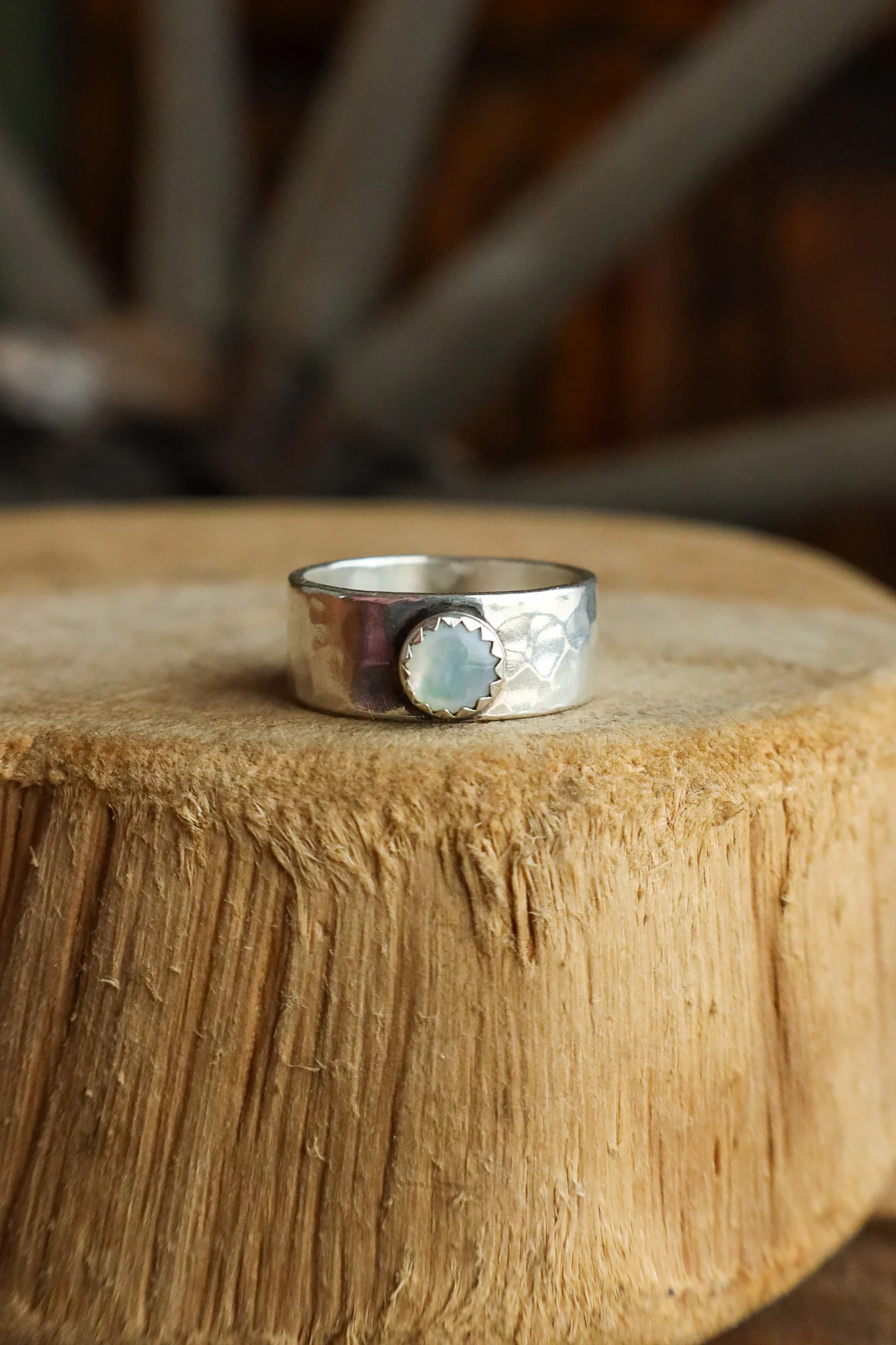 Richard Schmidt 8MM Band Round Mother Of Pearl Ring - Image 5