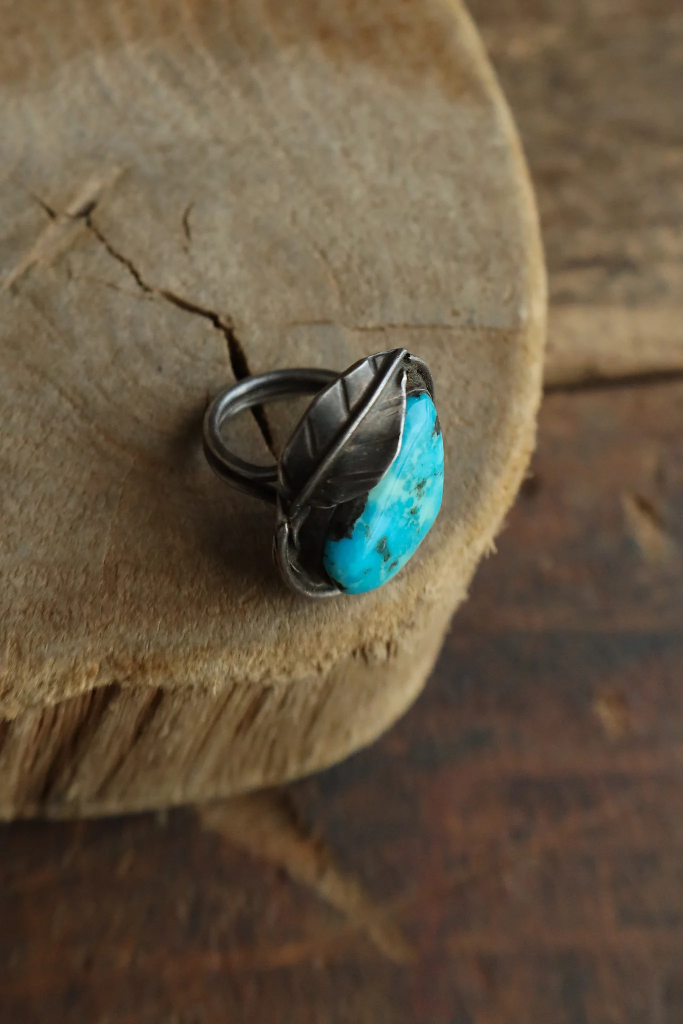 Large Turquoise With Leaf Ring- Size 4.5 - Image 4