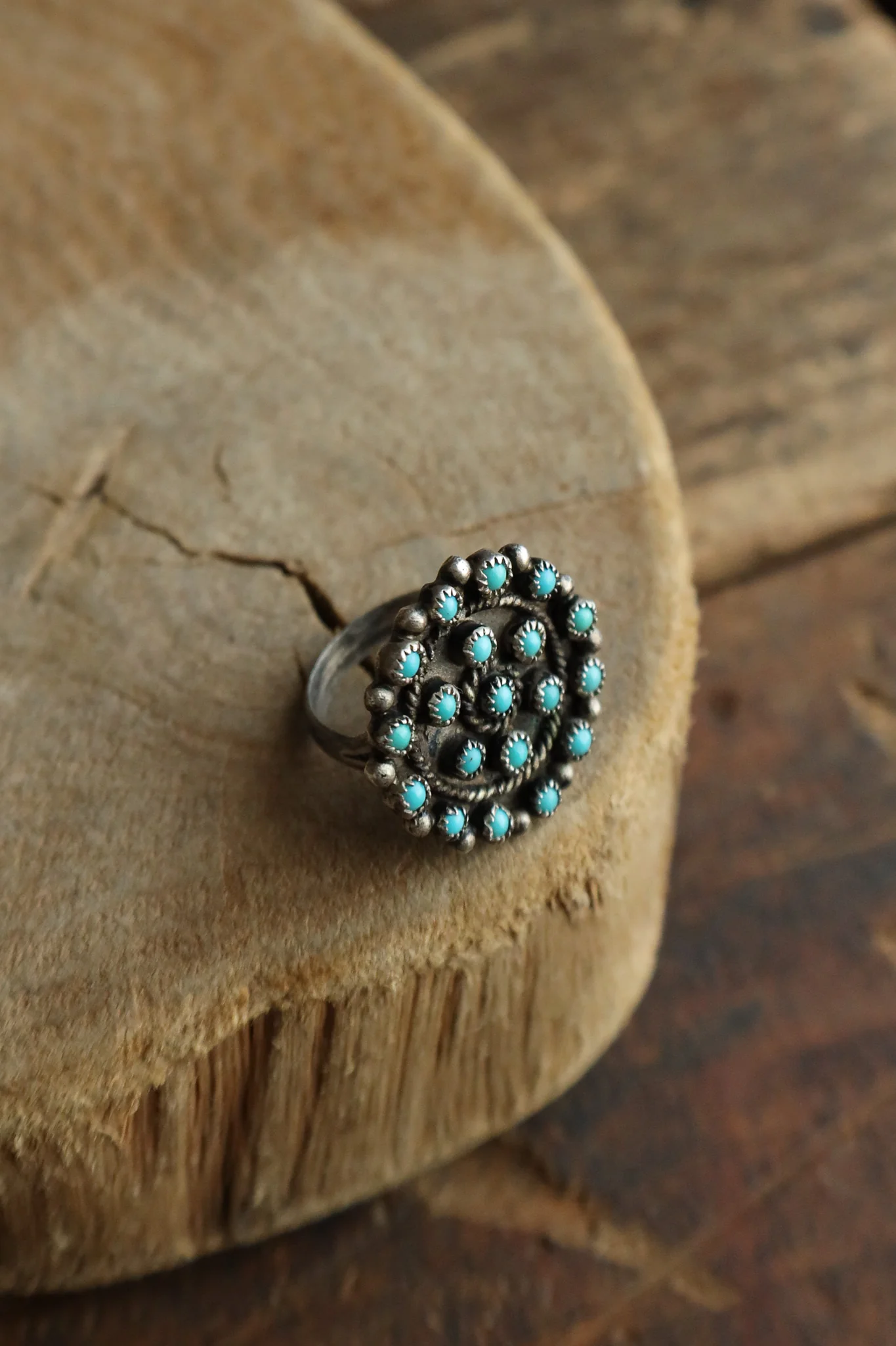 Zuni 18 Turquoise Round Pettipoint Ring- Size 6 - Image 4