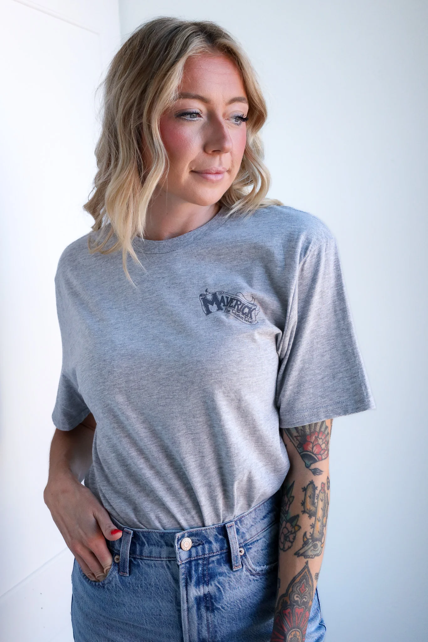 MAVERICK EXCLUSIVE MAVERICK RIDERS TEE- HEATHER GREY - Image 4