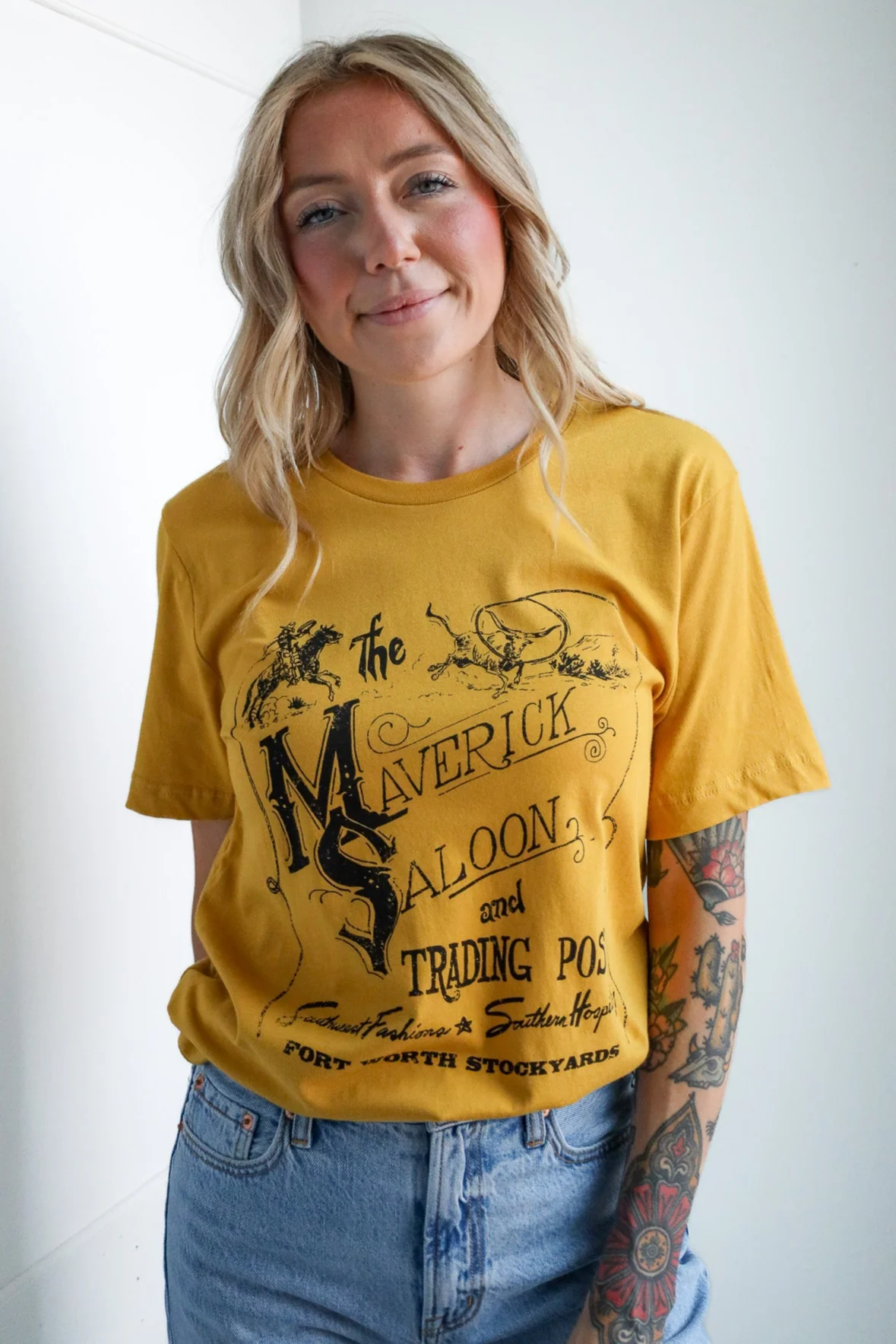 MAVERICK EXCLUSIVE MAVERICK SALOON TEE- MUSTARD/BLACK - Image 4