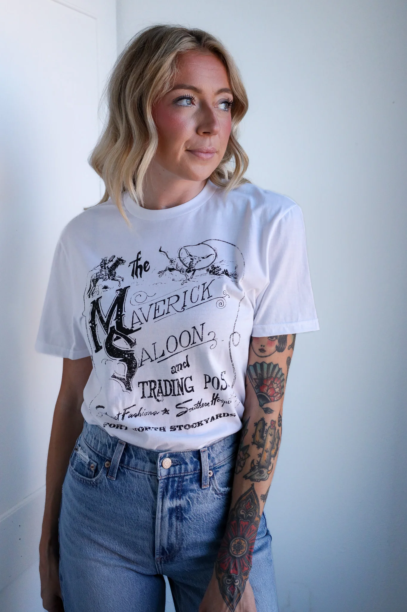 MAVERICK EXCLUSIVE MAVERICK SALOON TEE- WHITE/BLACK - Image 4
