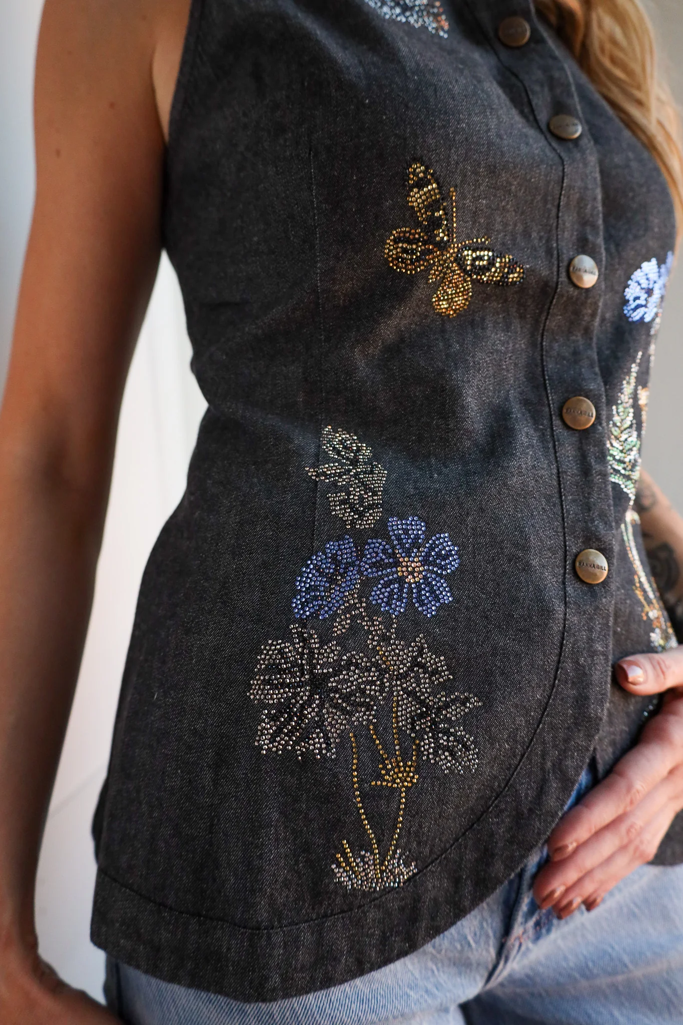 Ranna Gill Aster Sleeveless Waist Coat - Image 11