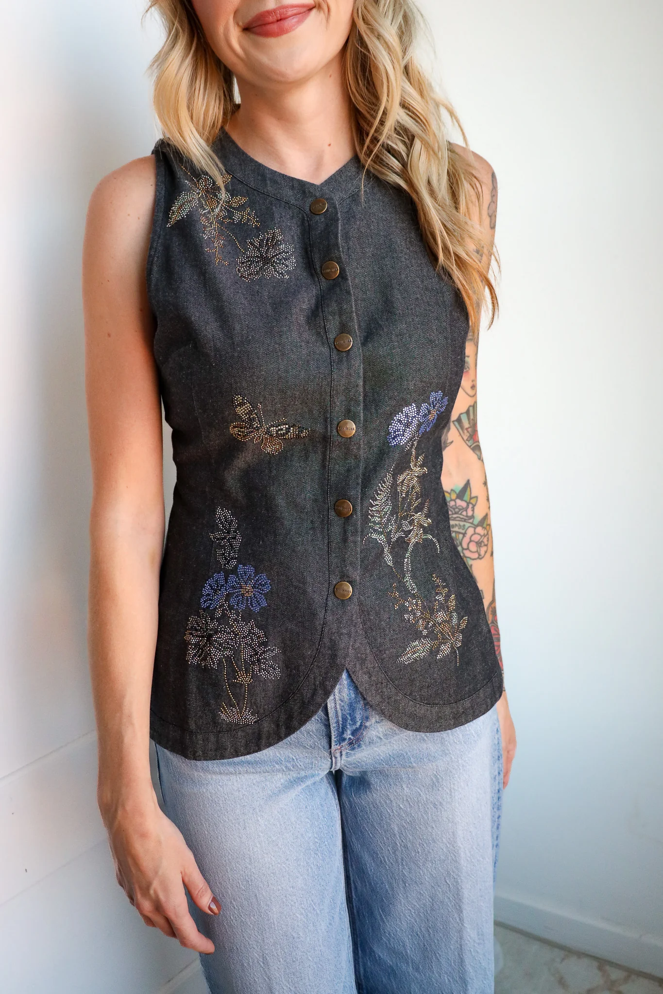 Ranna Gill Aster Sleeveless Waist Coat - Image 13