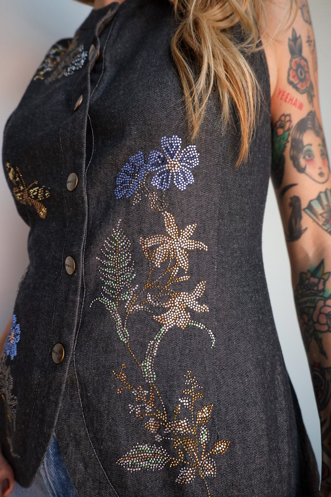 Ranna Gill Aster Sleeveless Waist Coat - Image 16