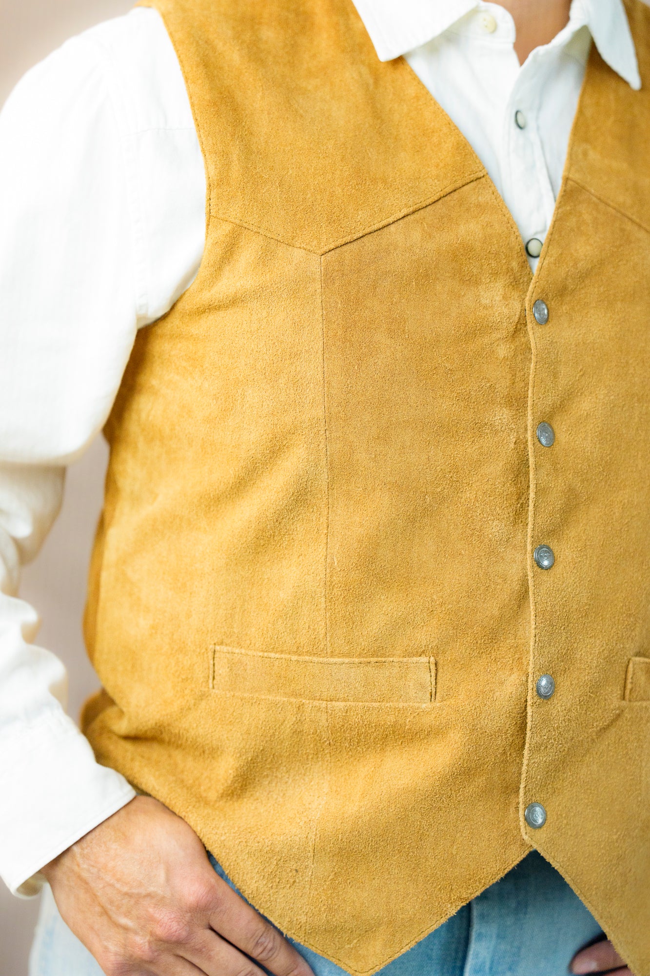 SCULLY RUST CALF SUEDE VEST - Image 3