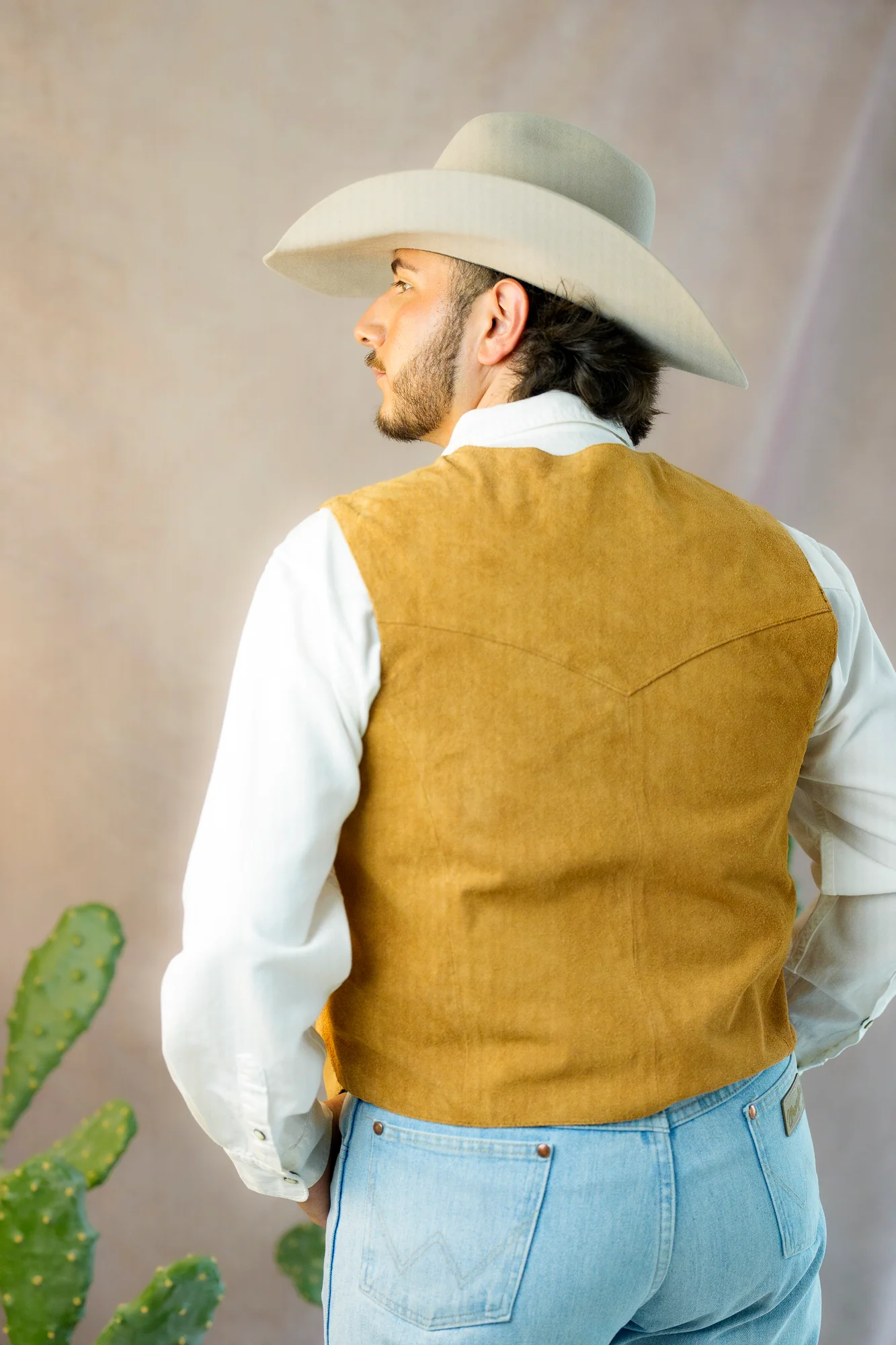 SCULLY RUST CALF SUEDE VEST - Image 6